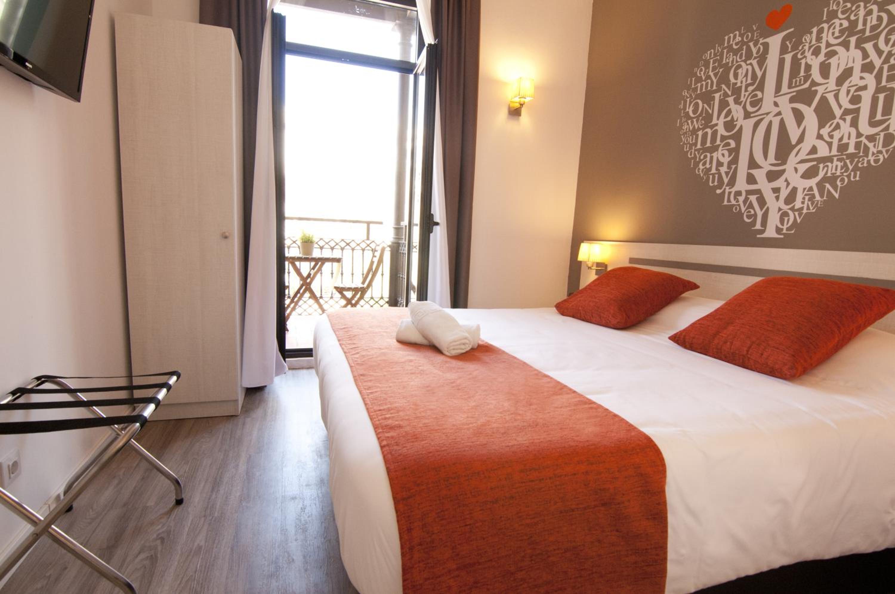 Hostal Live Barcelona