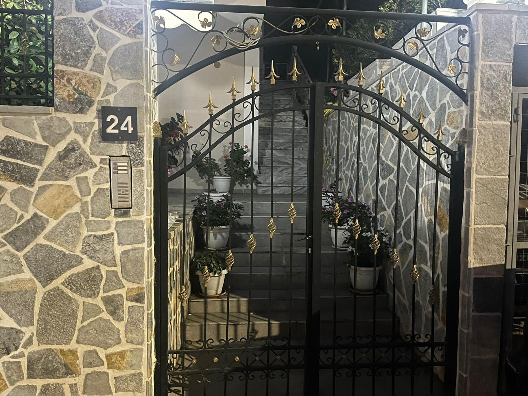 VILLA 24 Sarandë