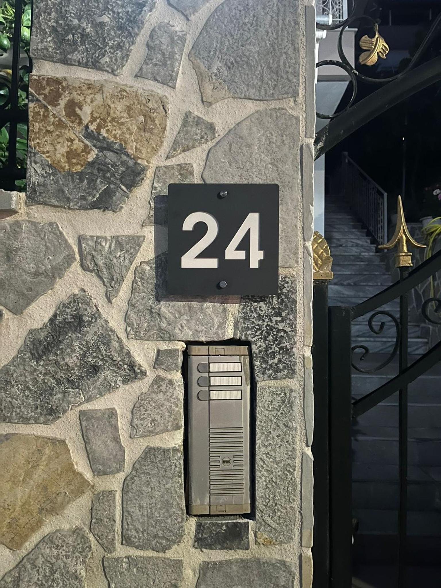 VILLA 24 Sarandë