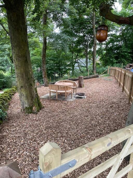 The Hen House A beautifully situated open plan chalet view 4