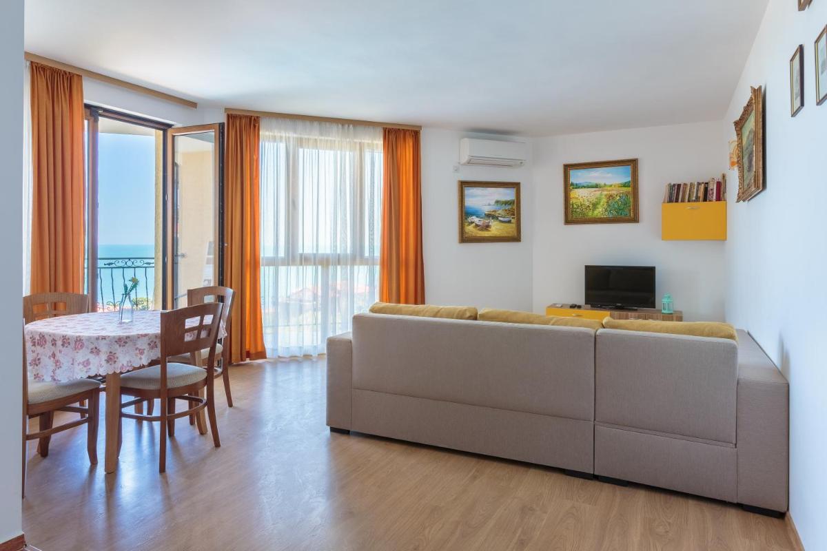 Via Pontica 123 Guest Apartments view 2