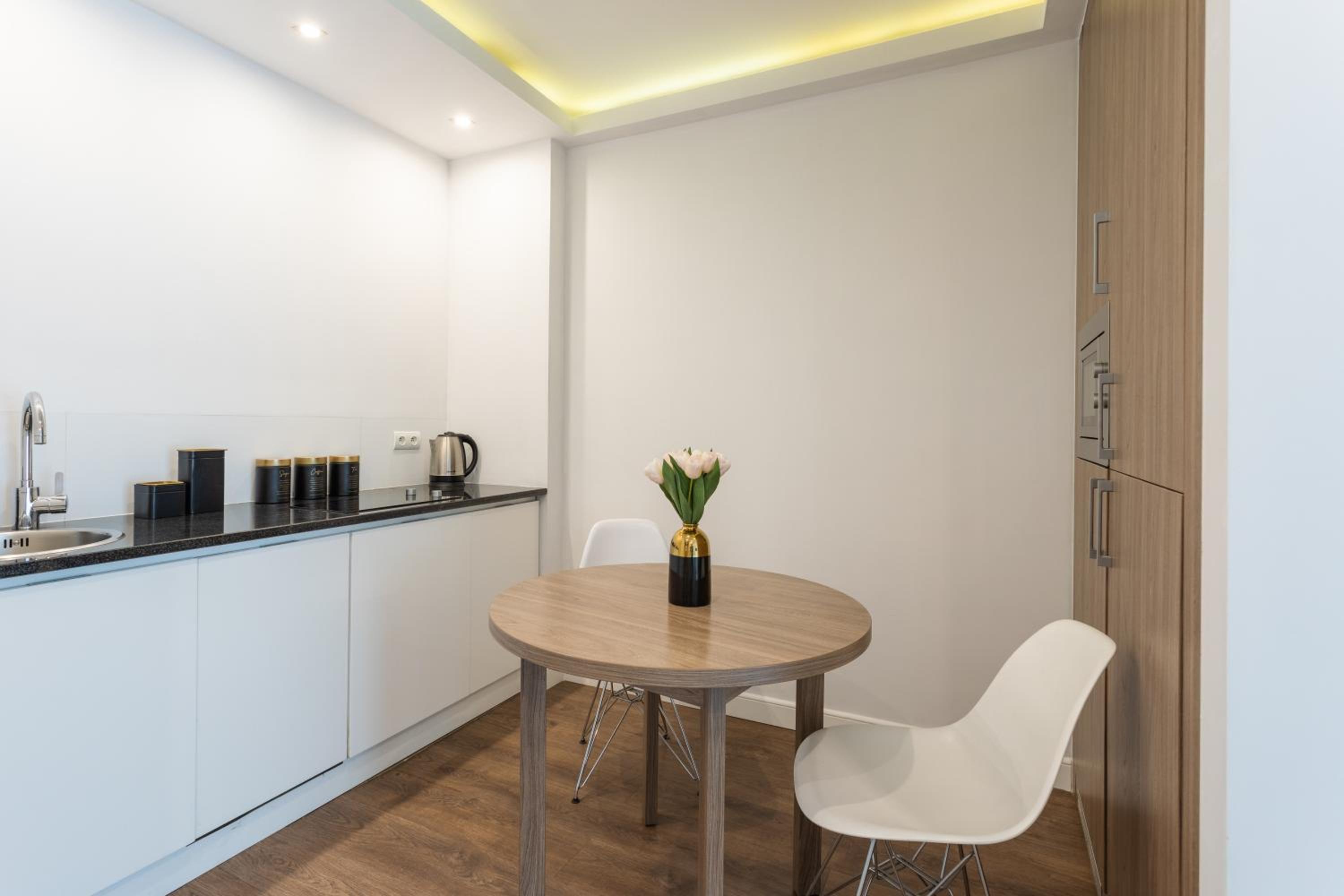 Golden Apartments - Browary Warszawskie Elegant & Cozy in Central Warsaw Wronia