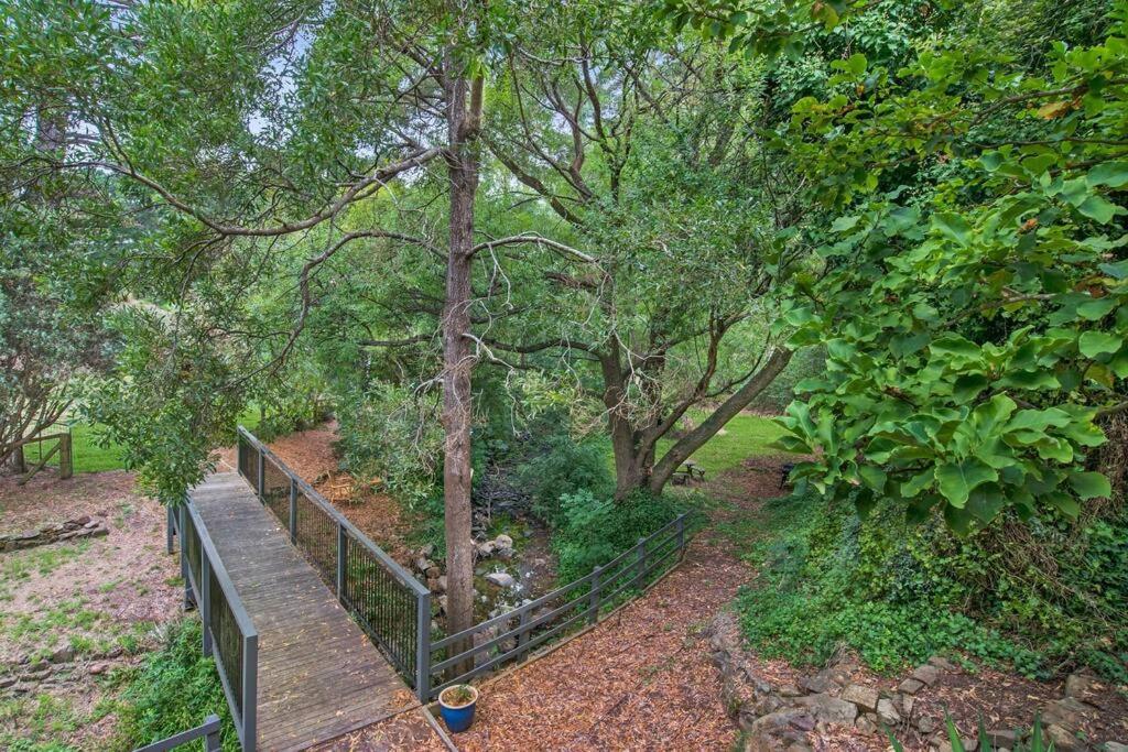 Hills Serenity w Private Creek