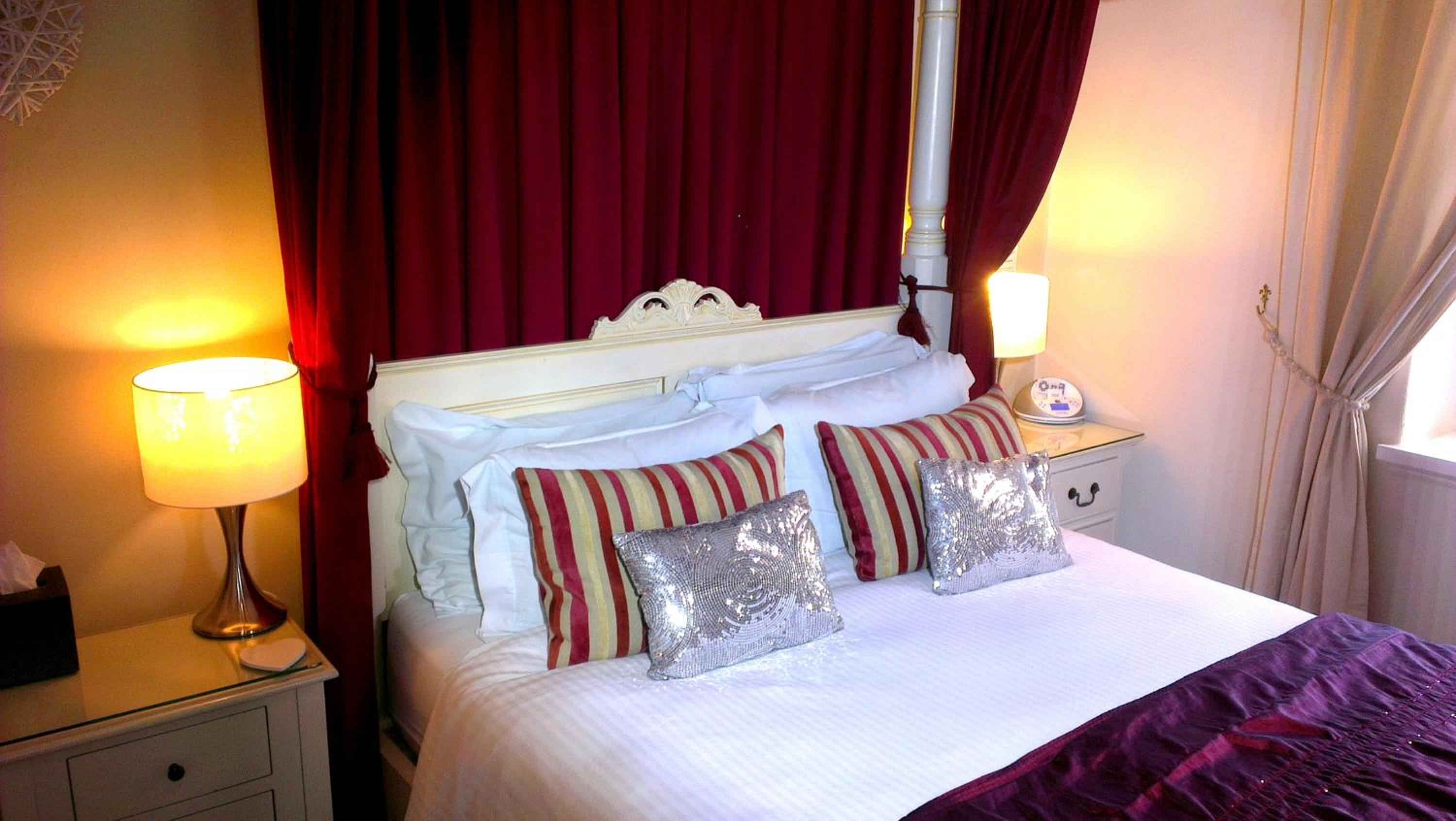 The Bath House Boutique B&B - IN-ROOM Breakfast - FREE parking