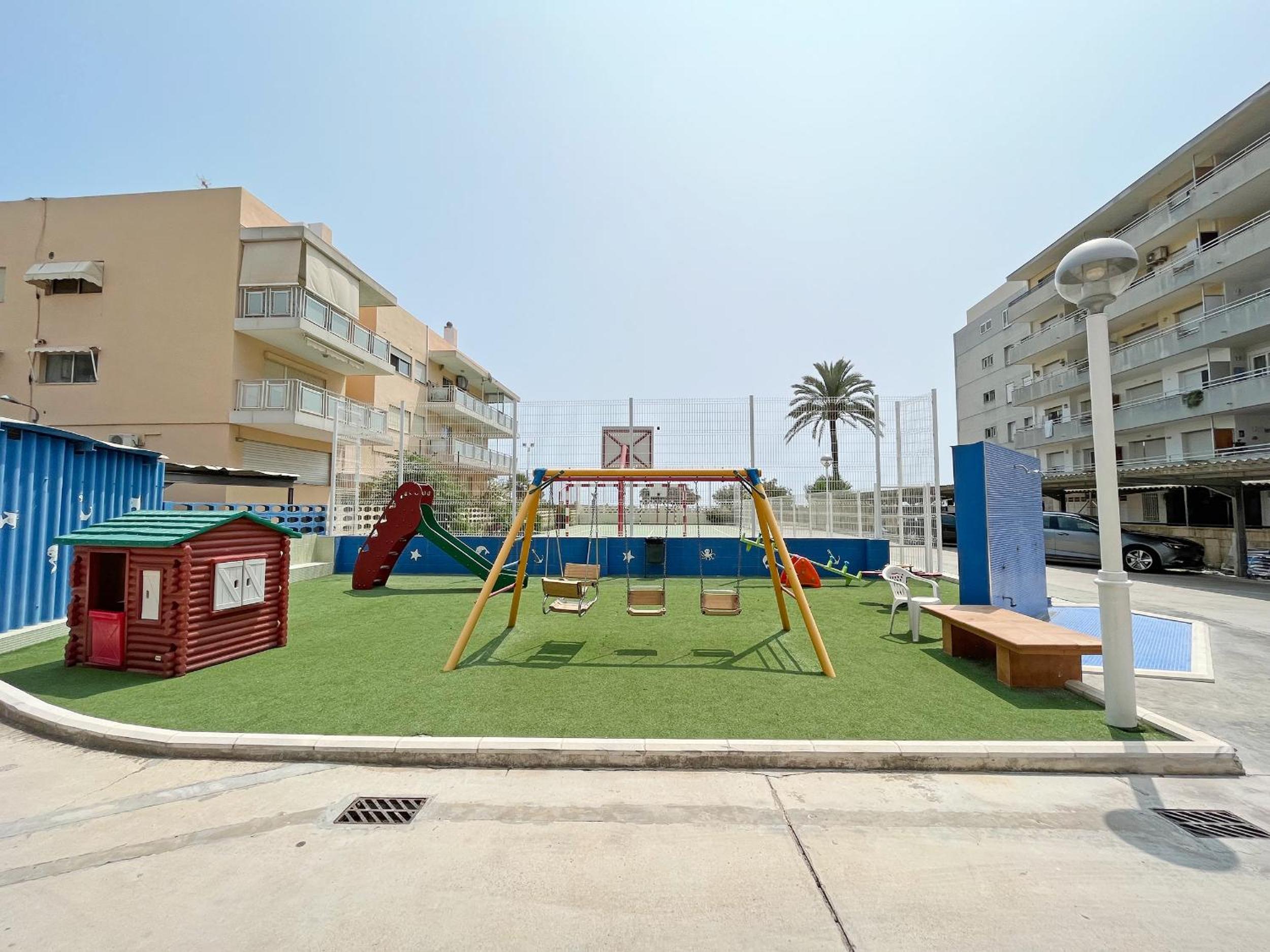 Global Properties, Apartamento en primera linea de playa en Canet