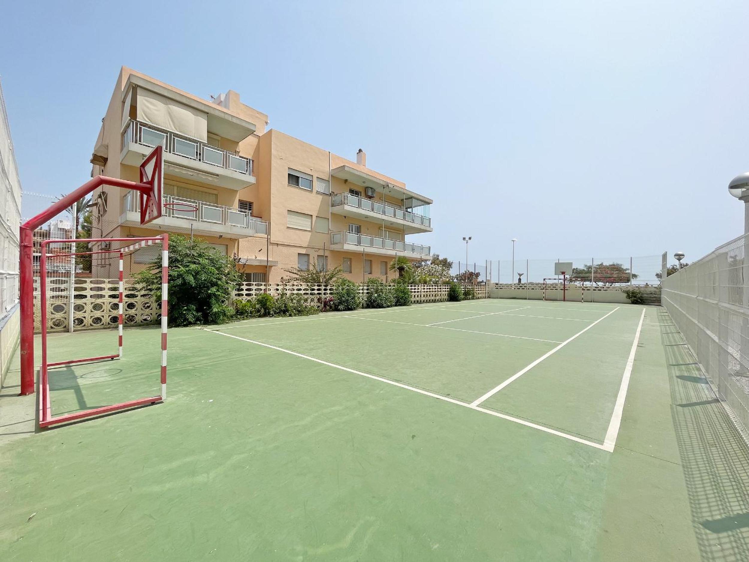 Global Properties, Apartamento en primera linea de playa en Canet