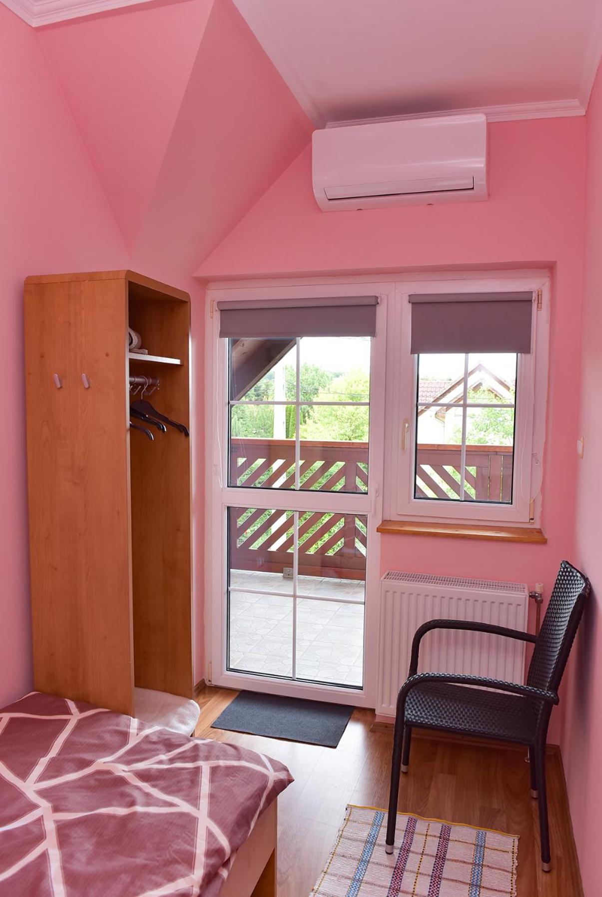 Photo 48