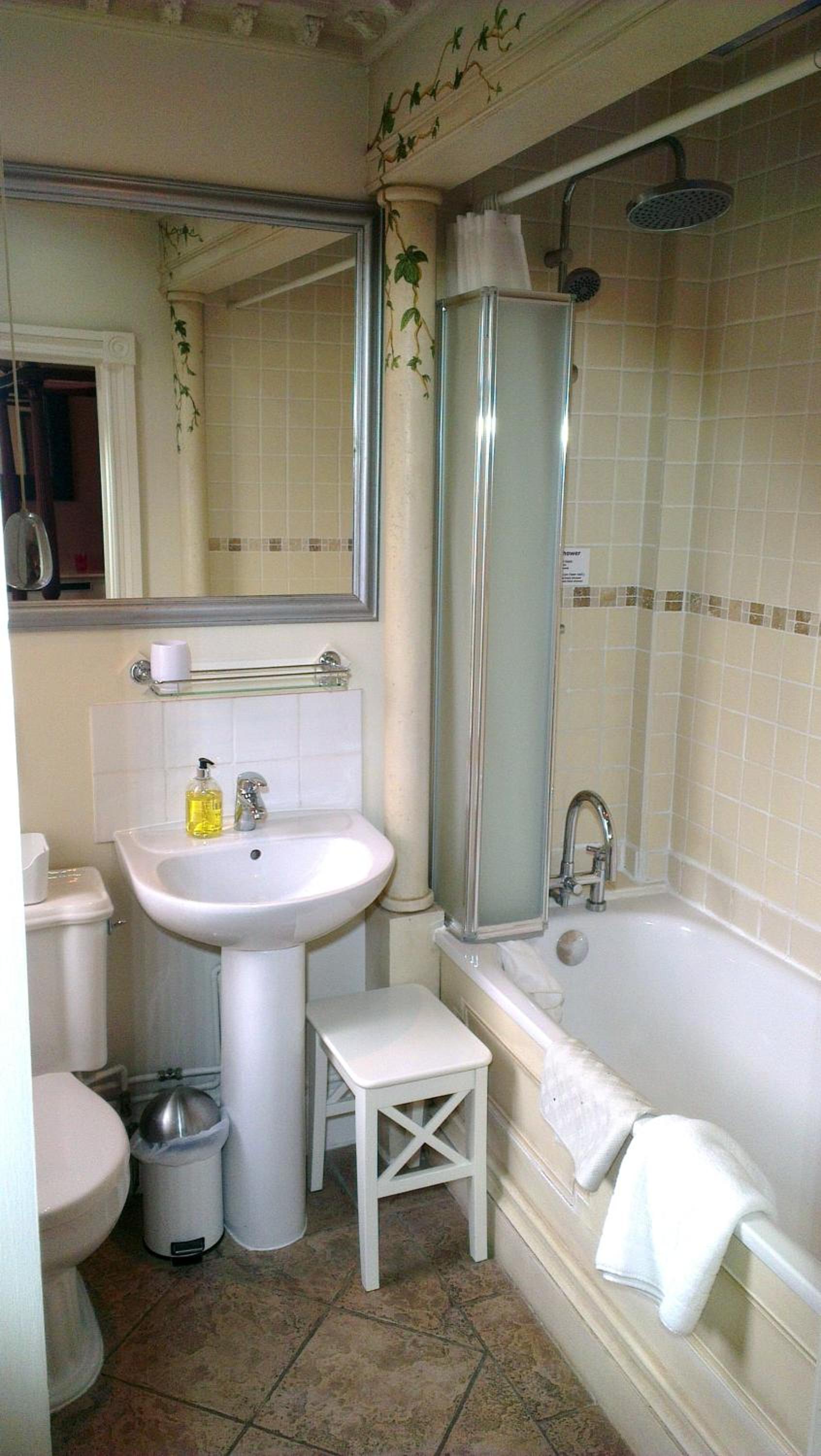 The Bath House Boutique B&B - IN-ROOM Breakfast - FREE parking