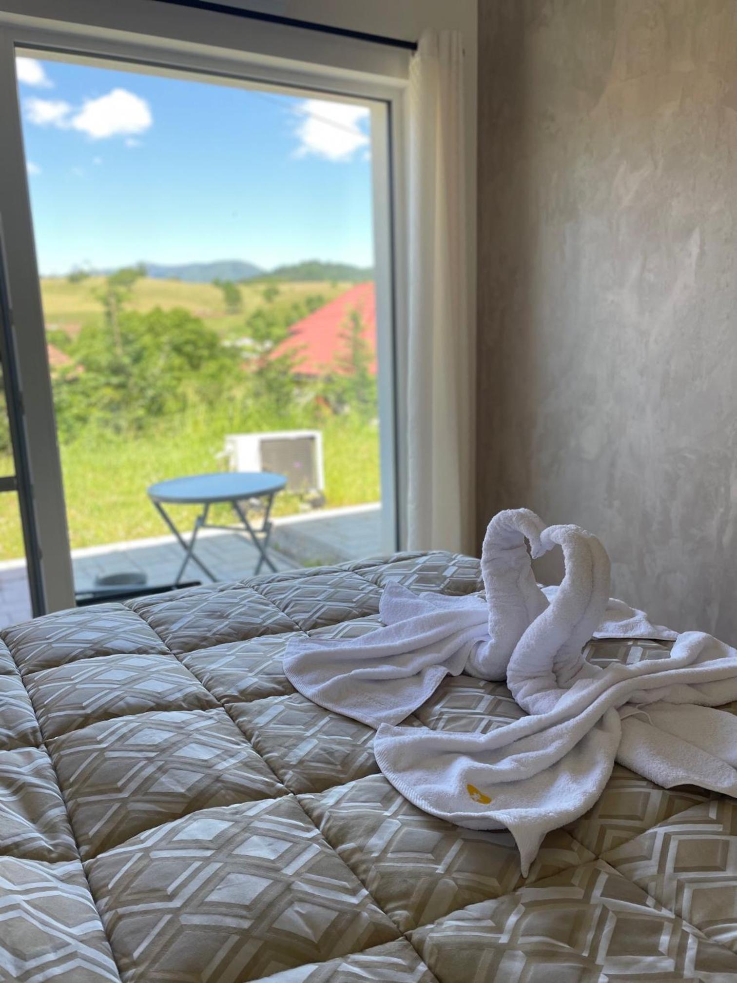 Photo 33