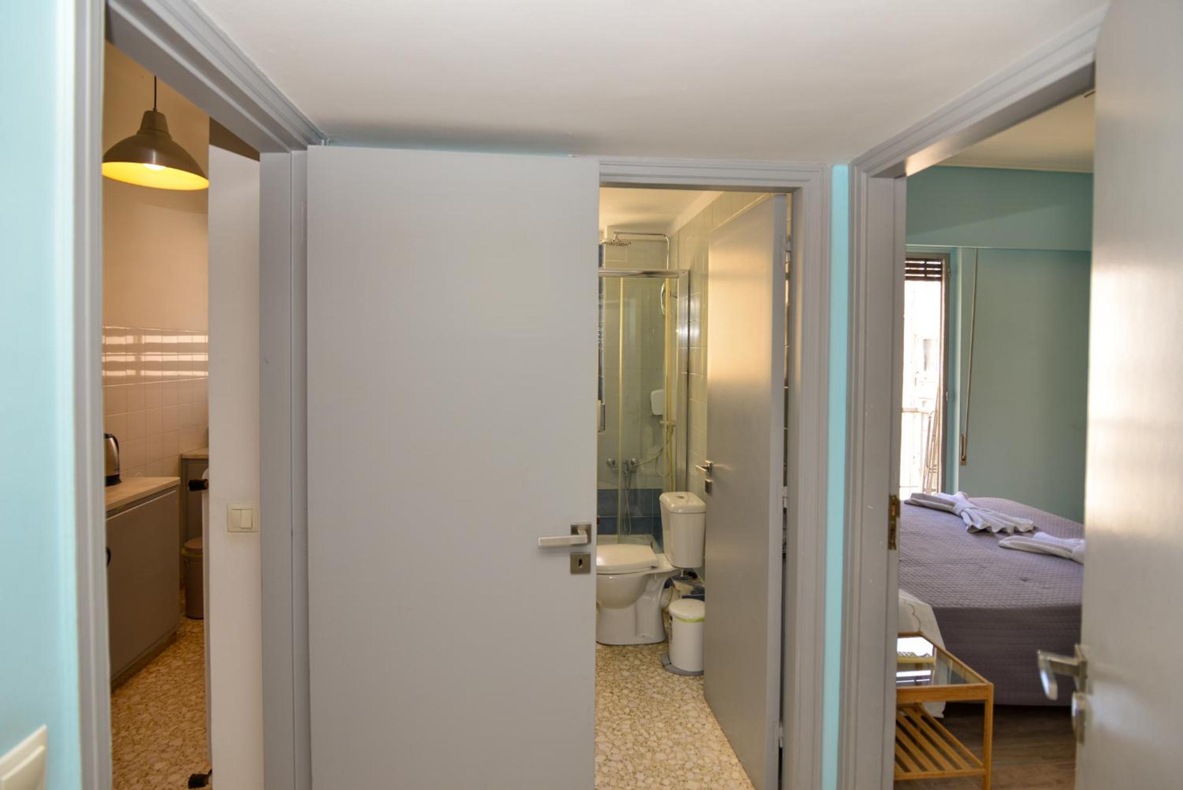 Athens central apartment in front of metro Syntagm