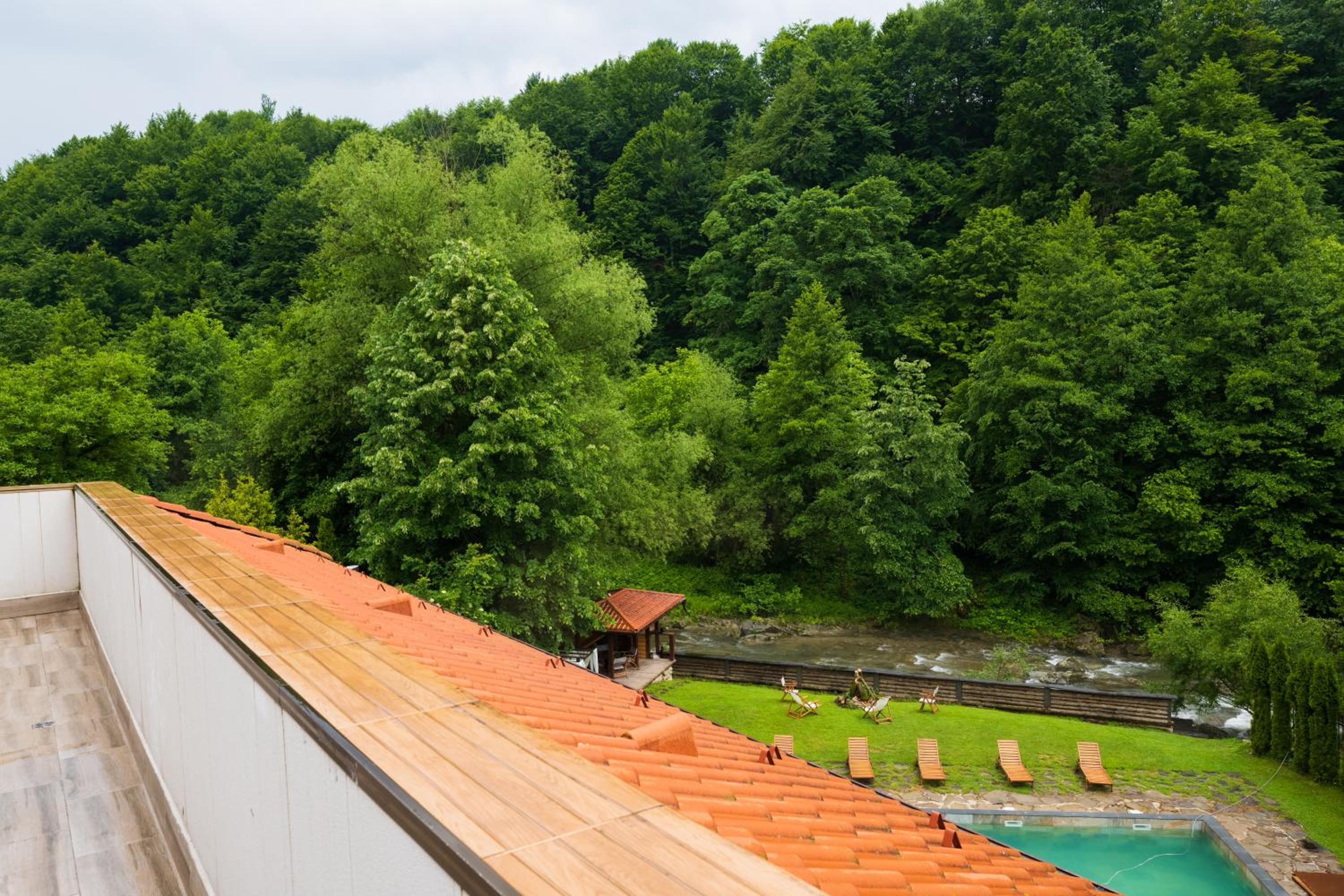 Valevtsi Mount Lodge - 365 days hot outdoor pool -