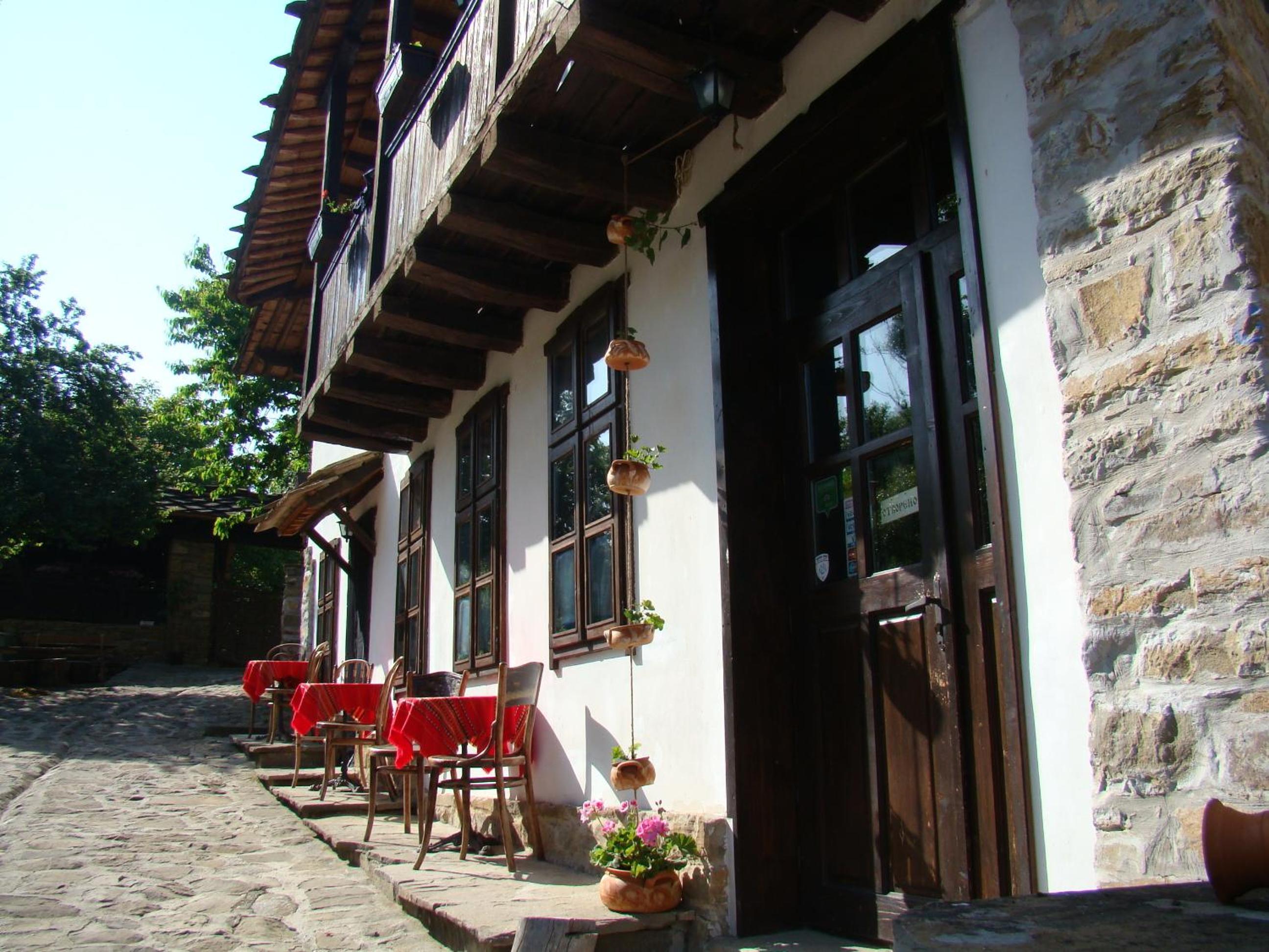 Dedovite Kashti view 2