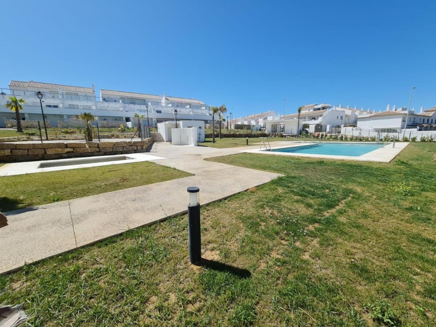 REF. 70 APARTAMENTO EN URBANIZACIÓN PONIENTE view 4