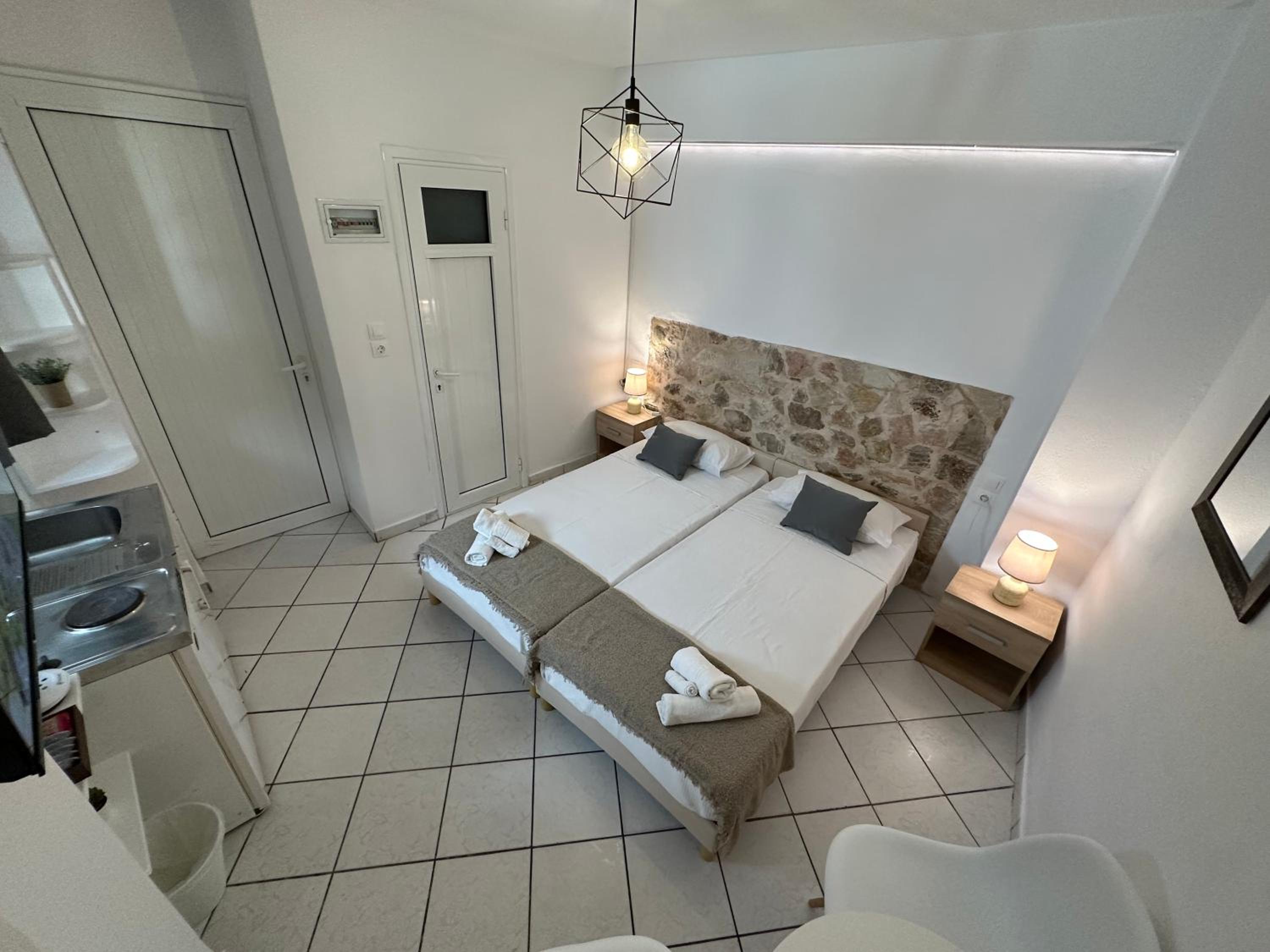 Valente Rooms Kythira