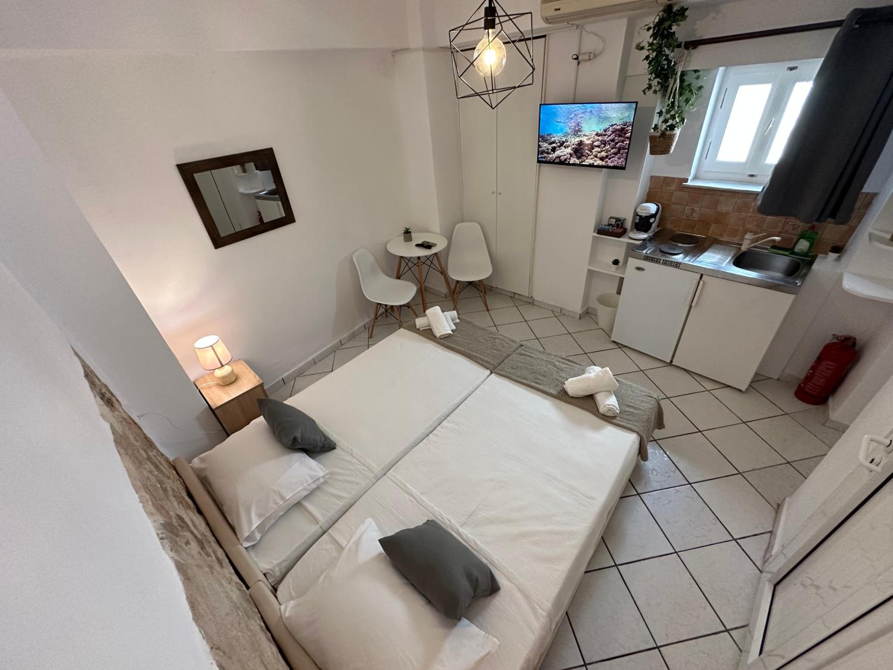 Valente Rooms Kythira
