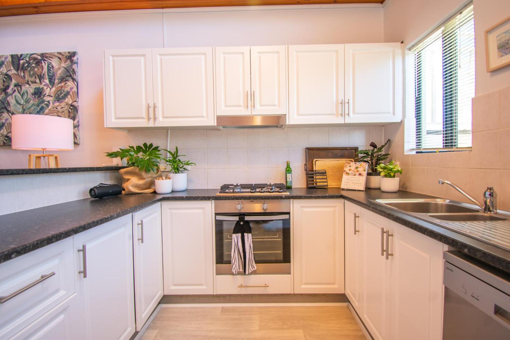 Annie's Place - a downtown, mezzanine apartment