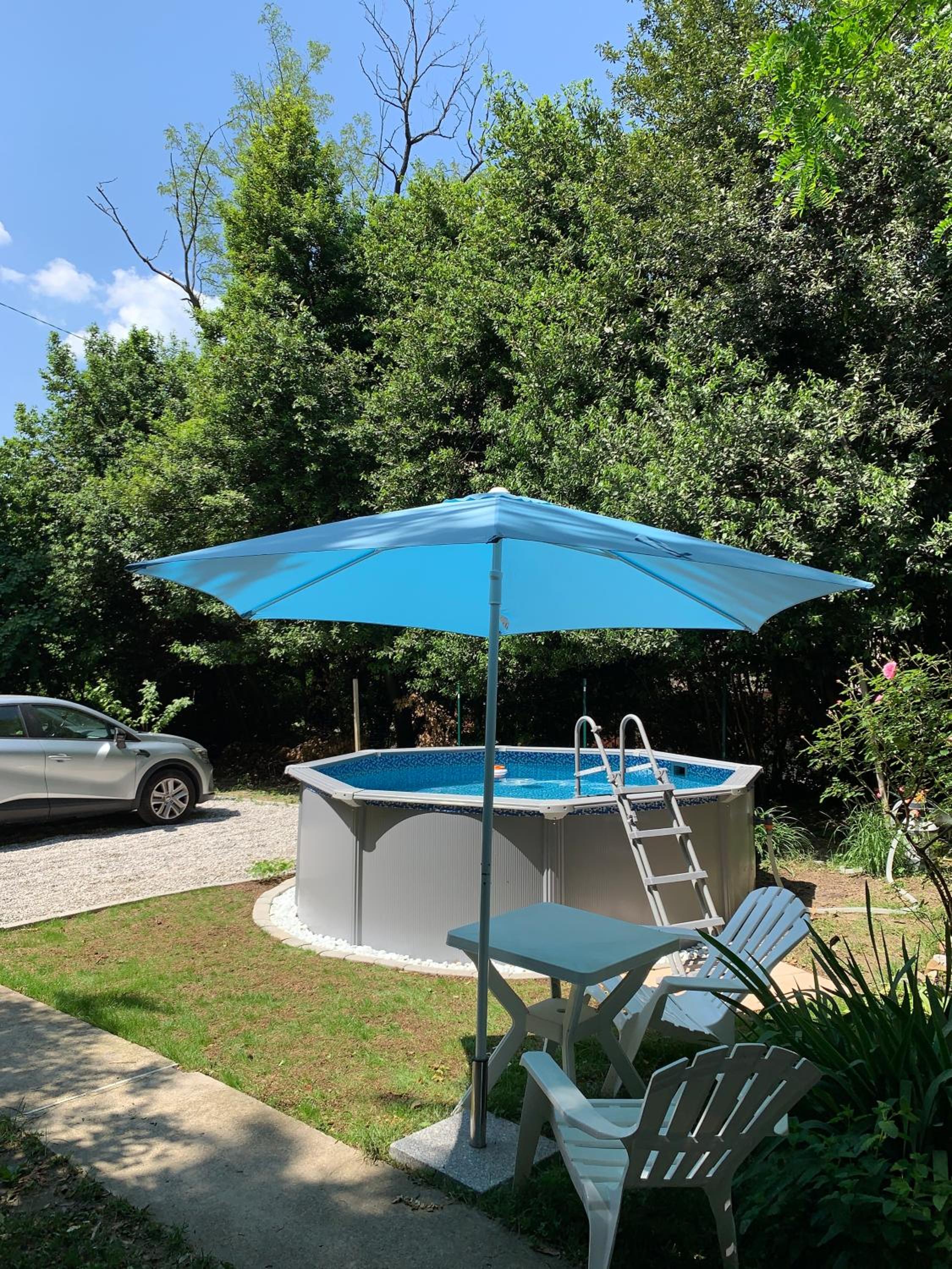 Alloggio in villa con piscina, giardino e posto auto view 5