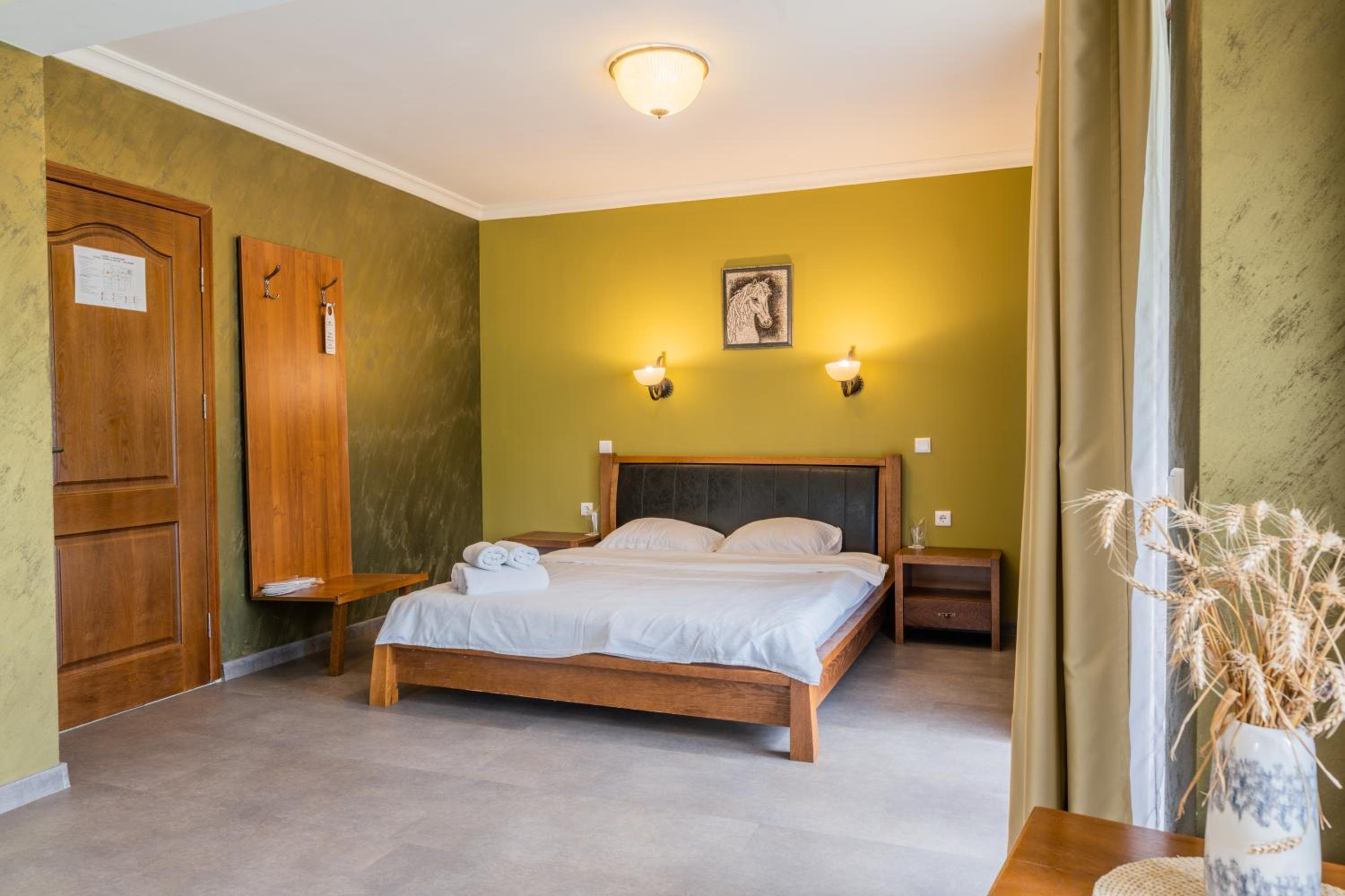 Valevtsi Mount Lodge - 365 days hot outdoor pool -