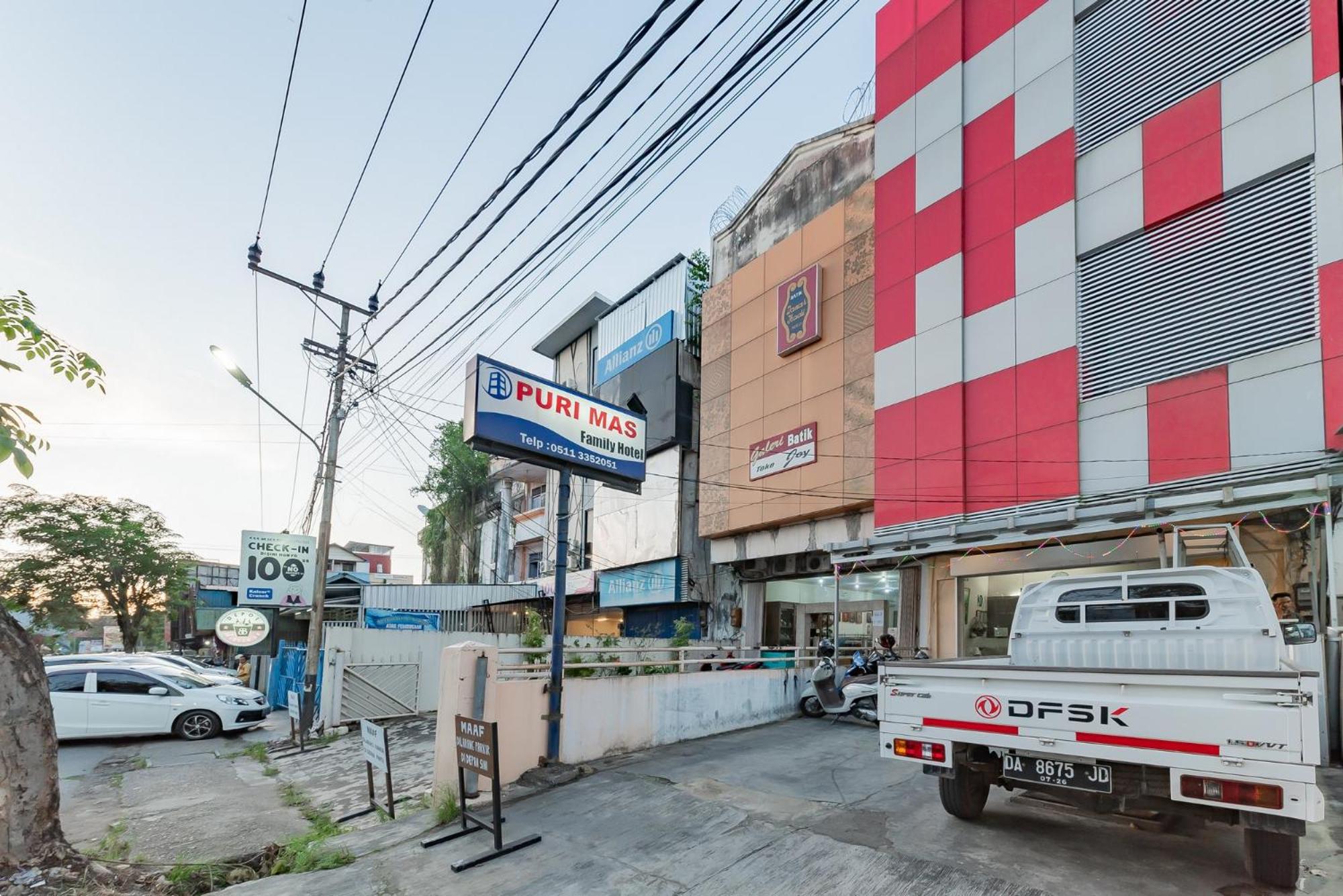 RedDoorz near Pasar Tarapung Siring Banjarmasin