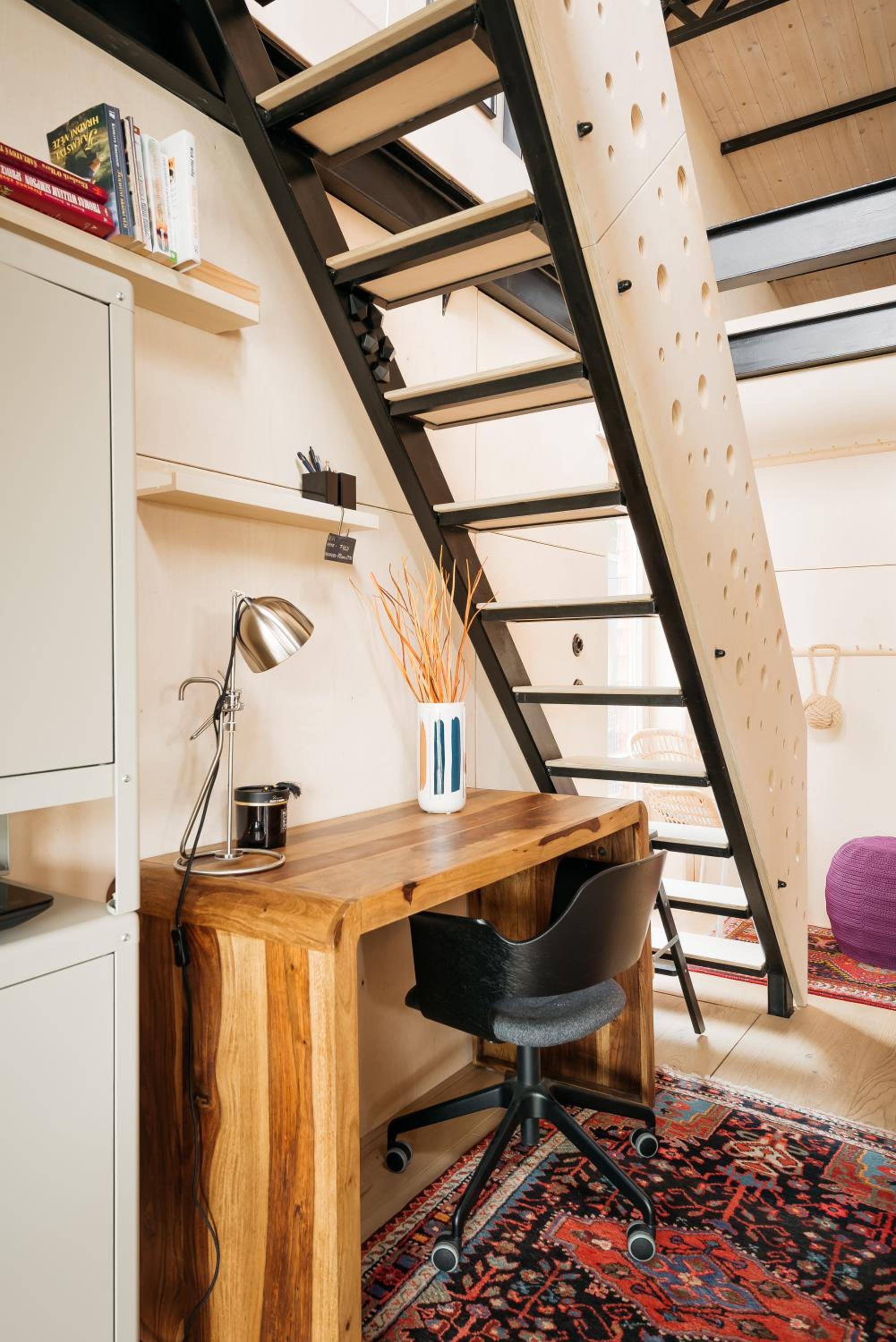 HOUSEBOAT FRED Prague