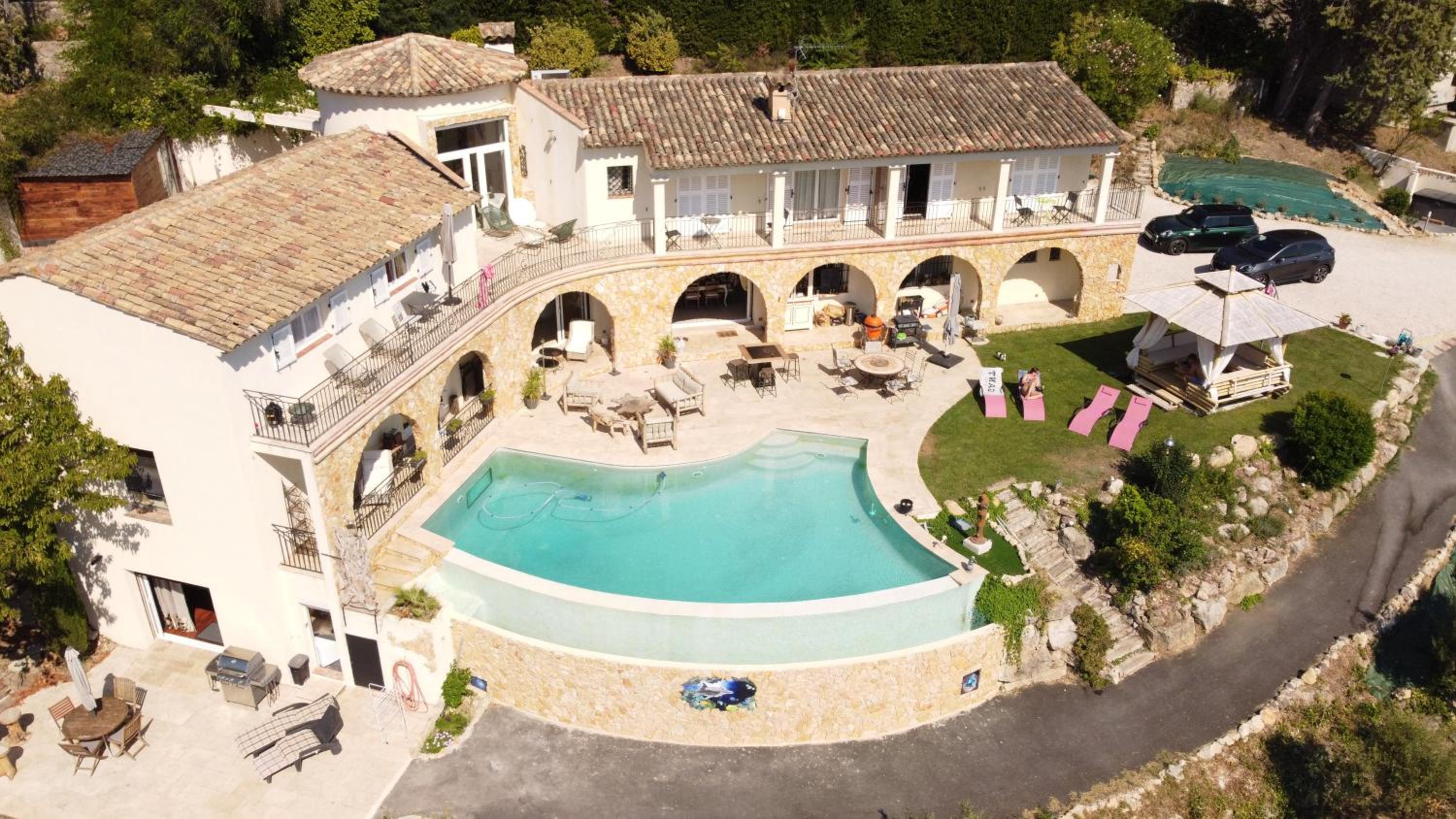 Photo 64