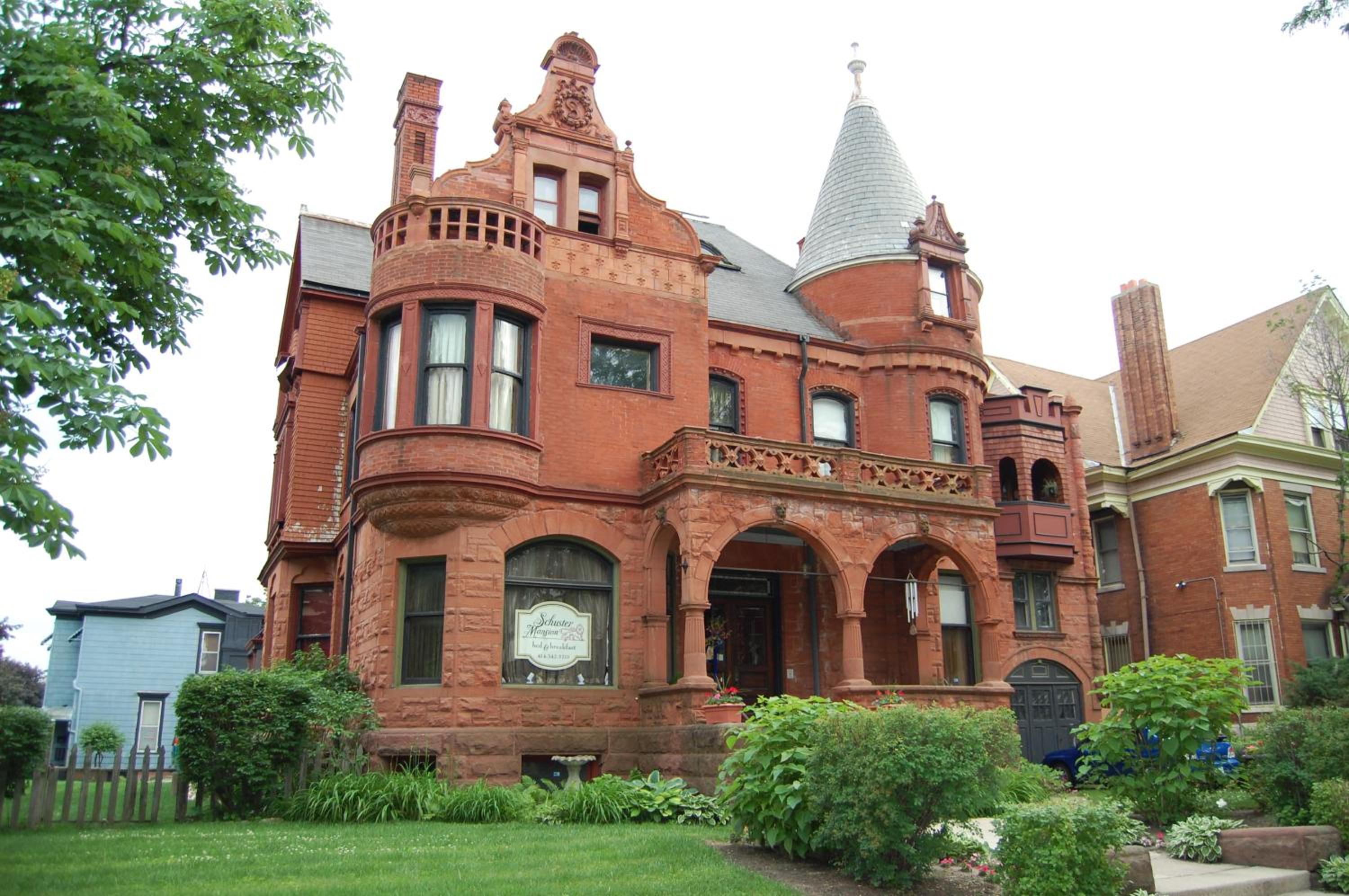 Hotel Schuster Mansion Bed & Breakfast