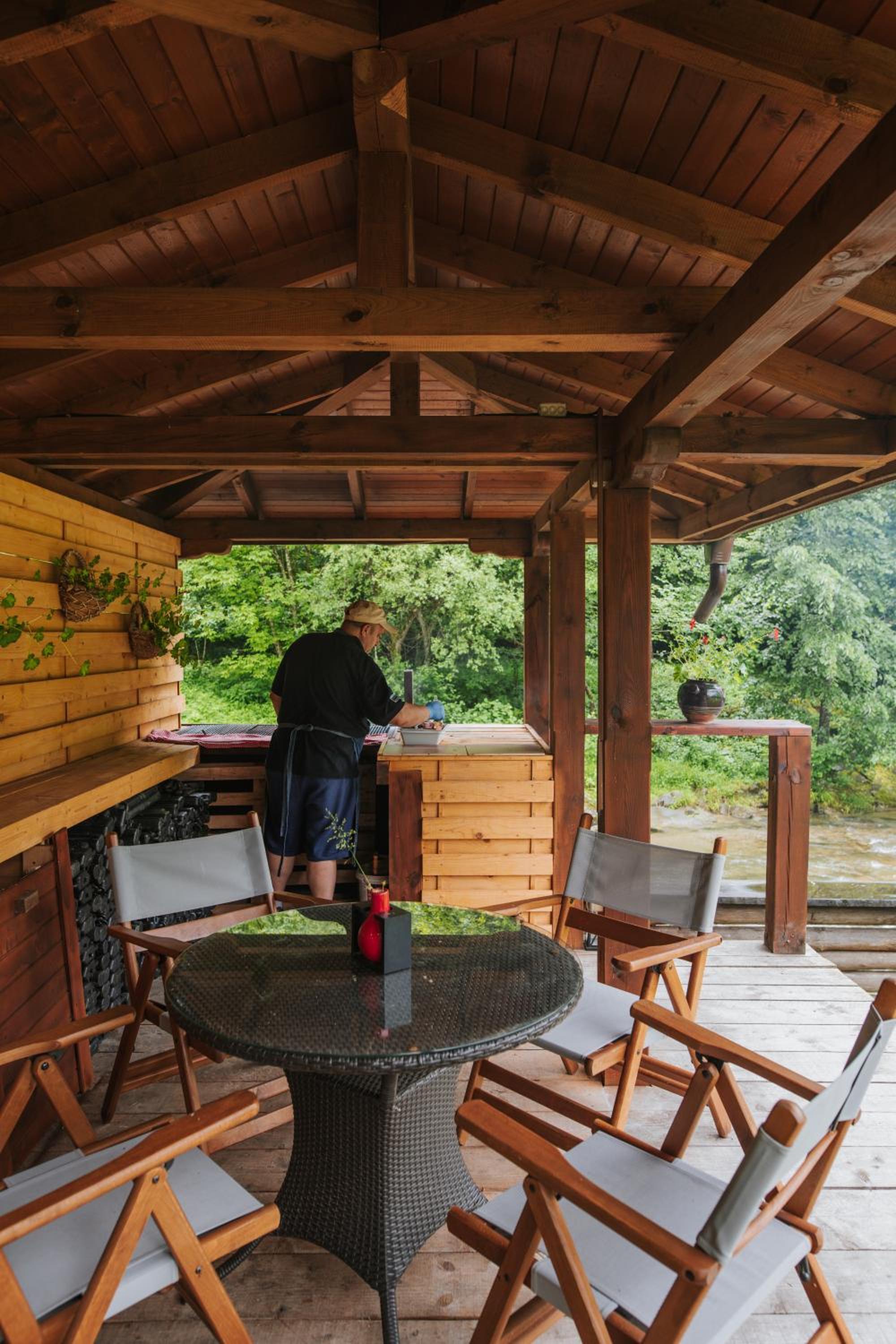 Valevtsi Mount Lodge - 365 days hot outdoor pool -