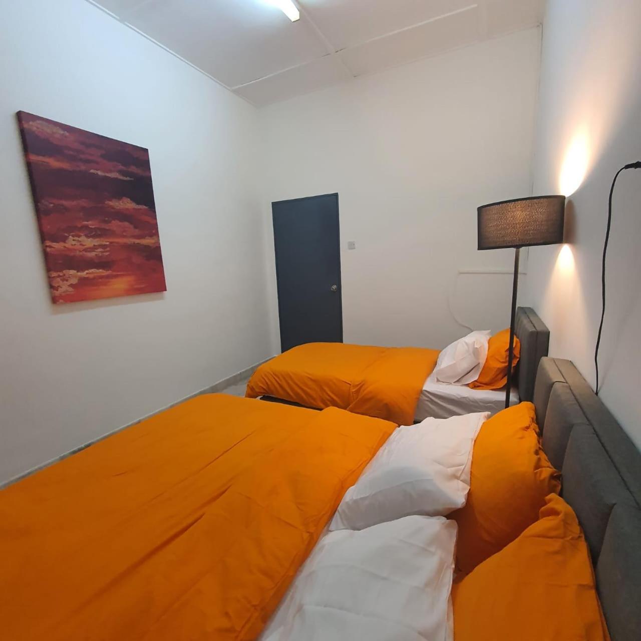 AirPutih Younee4R3B 5minTownHomestay-10pax photo 2