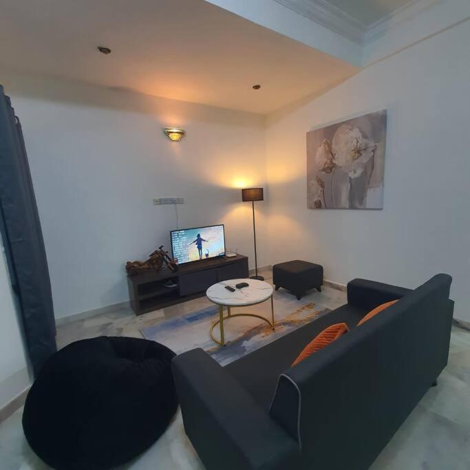 AirPutih Younee4R3B 5minTownHomestay-10pax photo 6