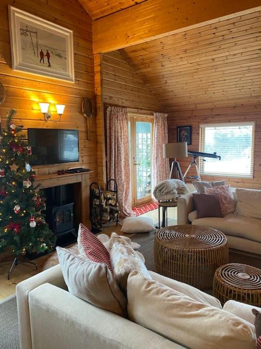 Ingleside Lodge, an idyllic location view 4