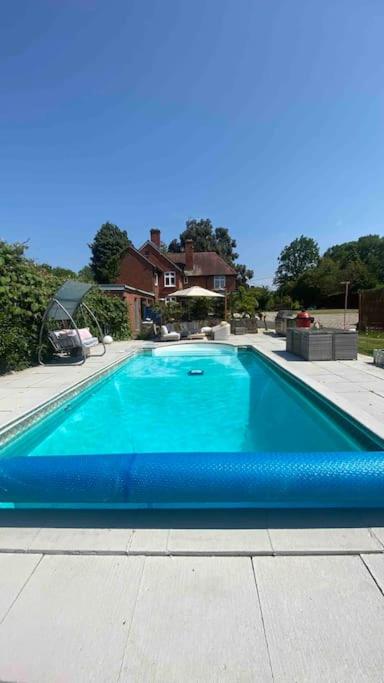 Ingleside Lodge, an idyllic location view 2