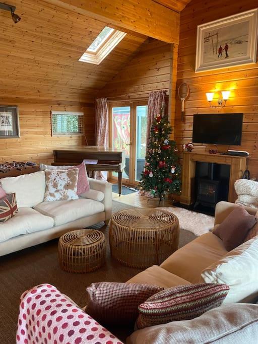 Ingleside Lodge, an idyllic location view 5