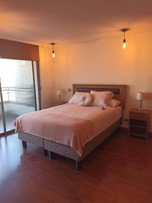Dpto Costanera Center, Metro Los Leones 1 dorm