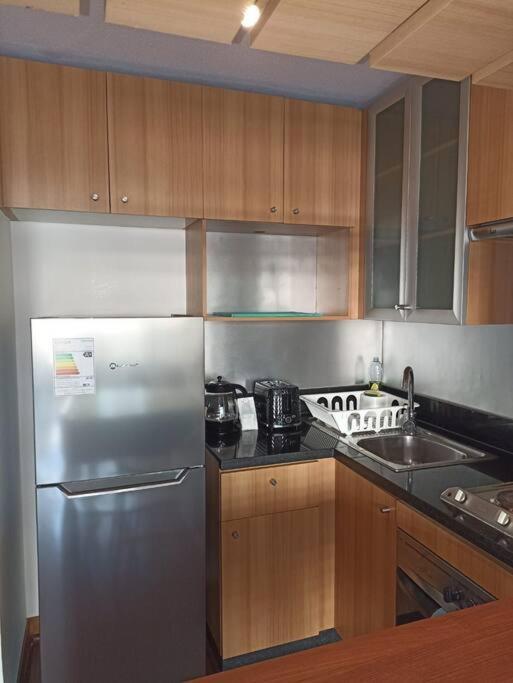 Dpto Costanera Center, Metro Los Leones 1 dorm