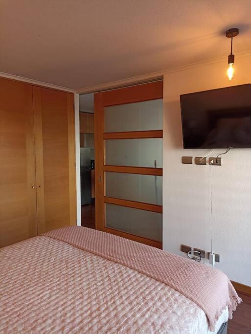 Dpto Costanera Center, Metro Los Leones 1 dorm