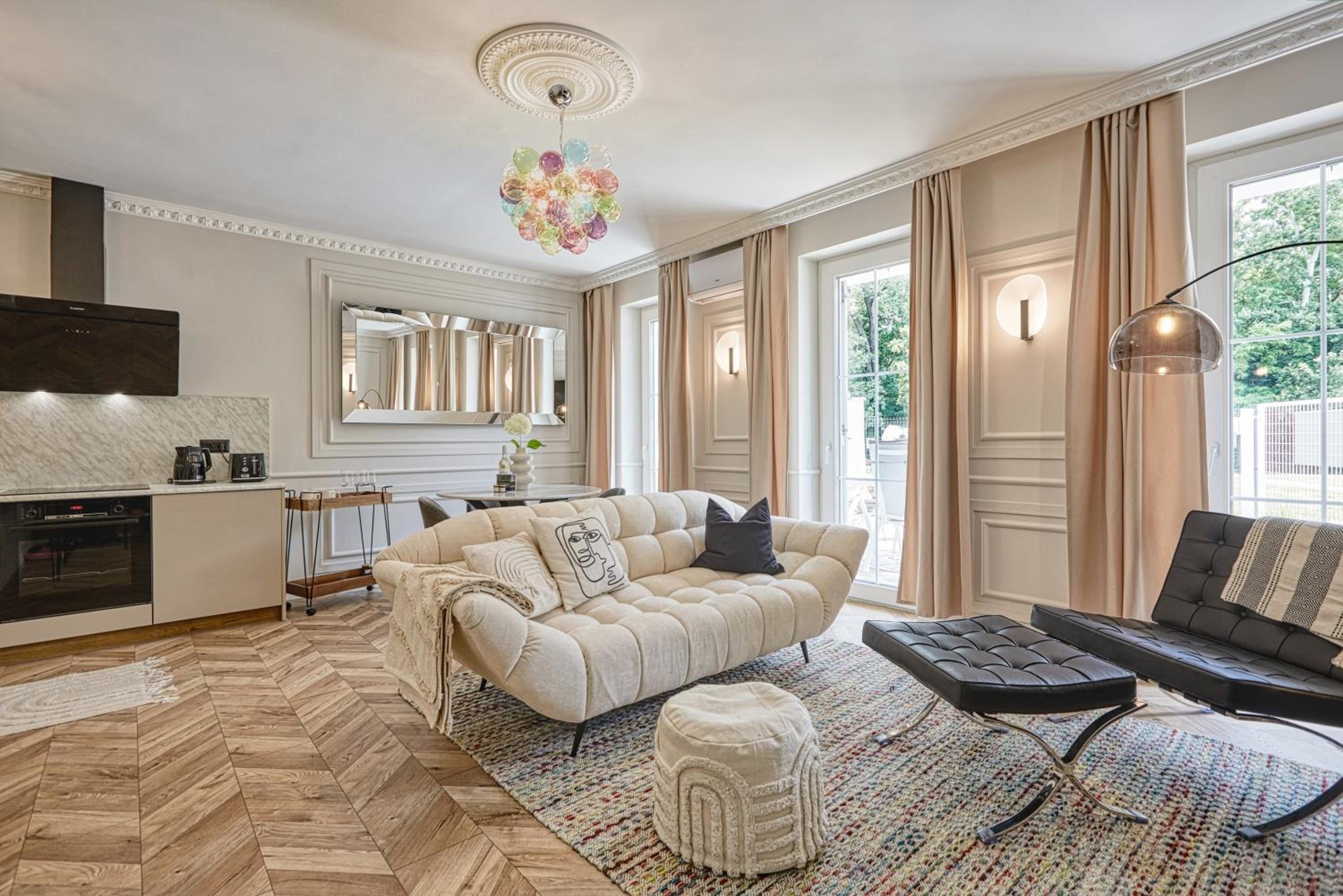 The Doors Luxury Apartment view 4