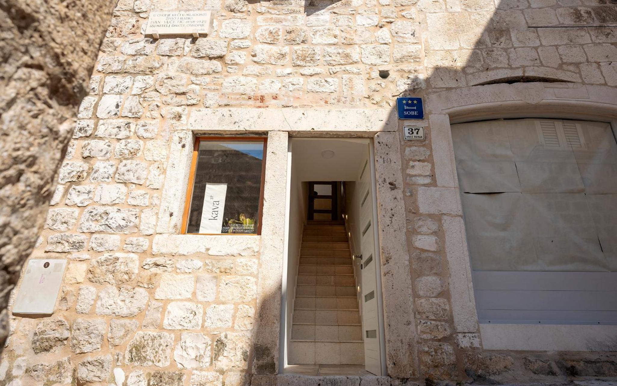 Hotel Studio apartment Fingerprint - Image 1