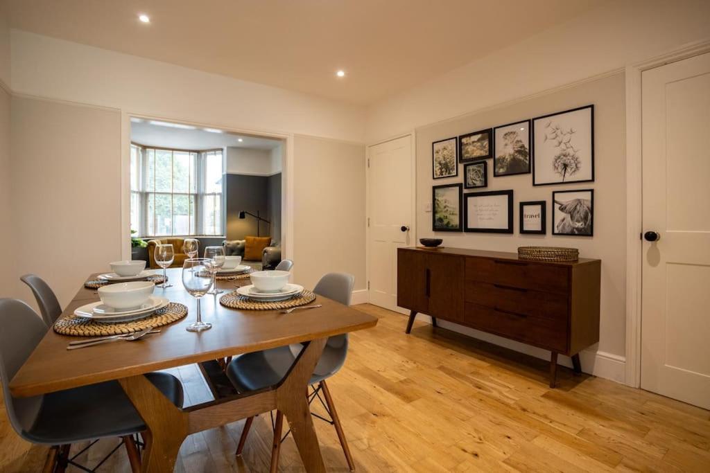 Hereford - Clifton Villa - Beautifully Presented House Located A Short Walk From City Centre - Sleeps 6 Guests - Perfect For Exploring Hereford - Hosted By