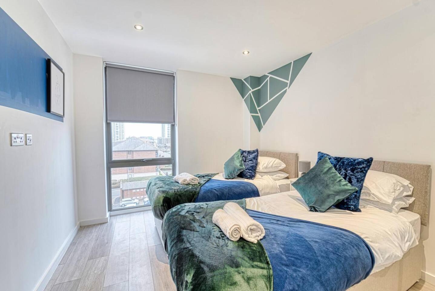 35 percent Off Stylish Liverpool Abode view 3