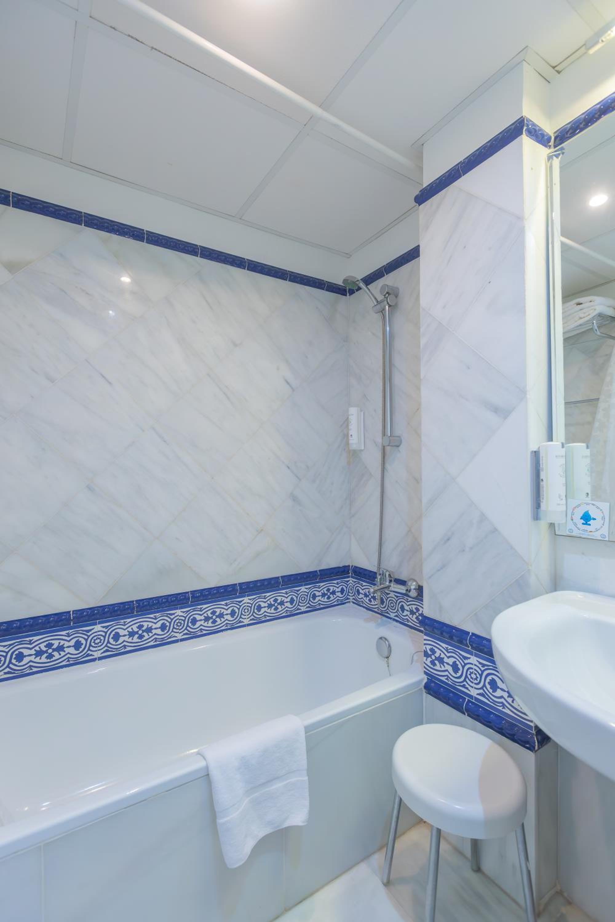 El Puerto de Santa Maria Vacations - Apartamentos Soho Boutique Vistahermosa - Property Image 21