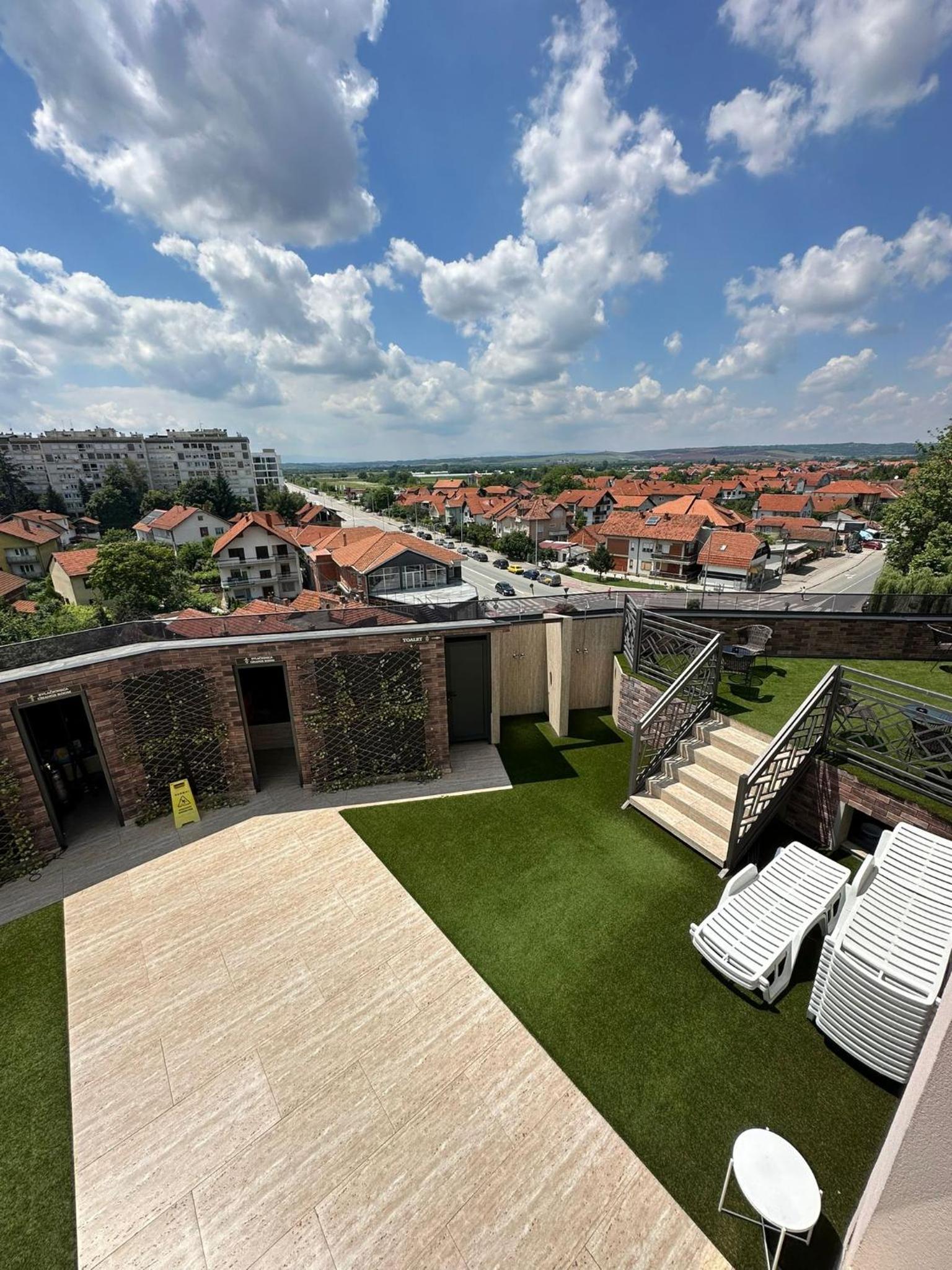 Sky apartmani & spa-Vip Lux DOO view 3