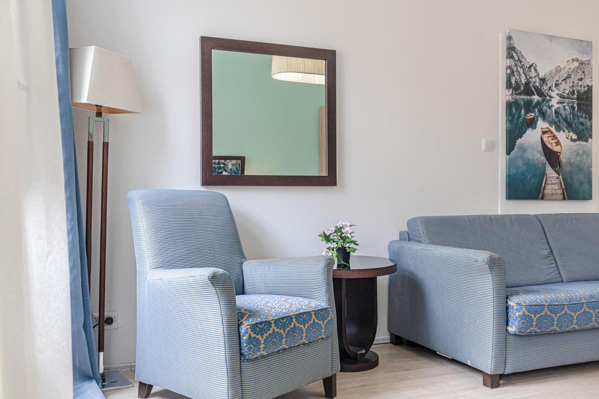Inviting 2BR shared Apt - centrally located