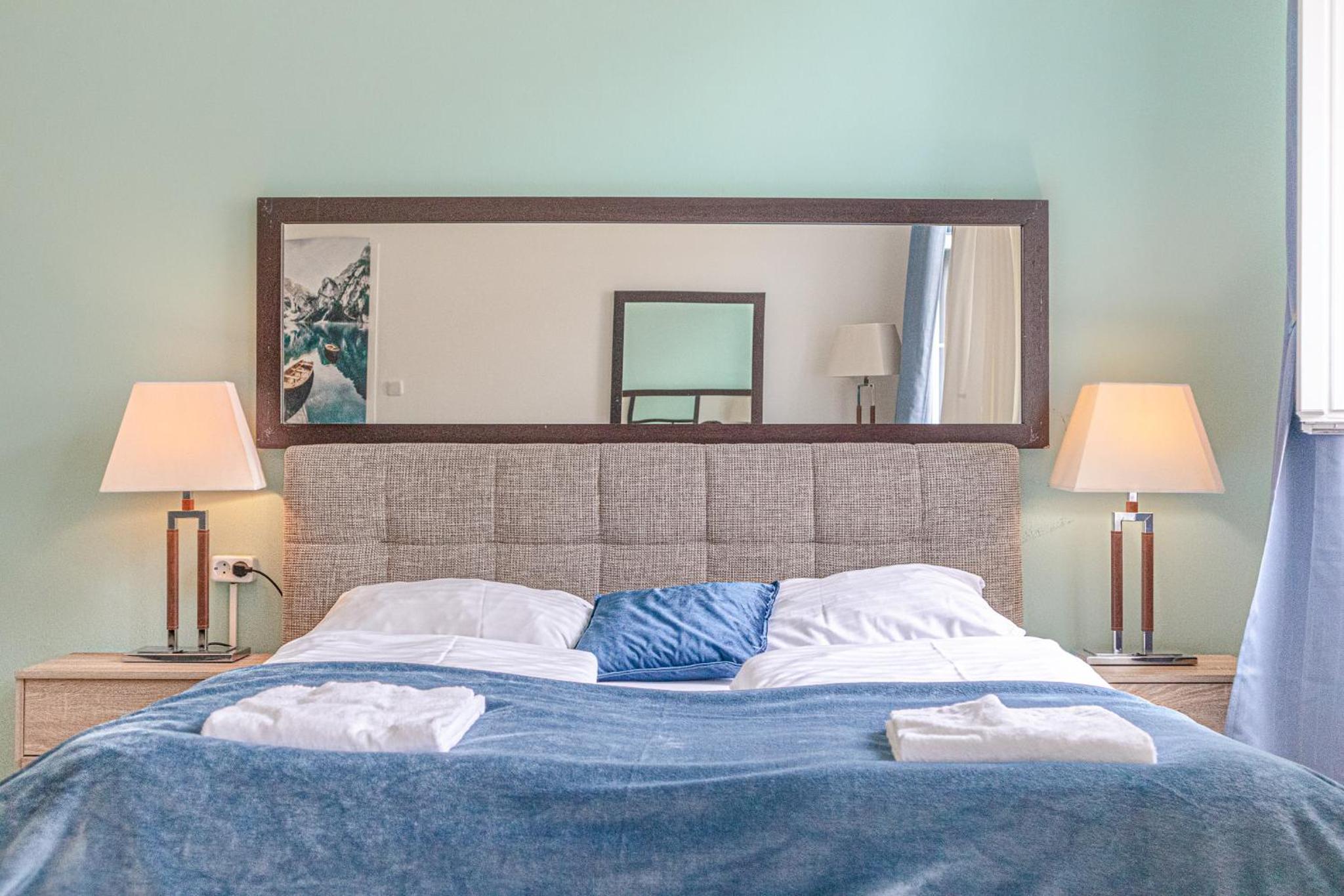 Inviting 2BR shared Apt - centrally located