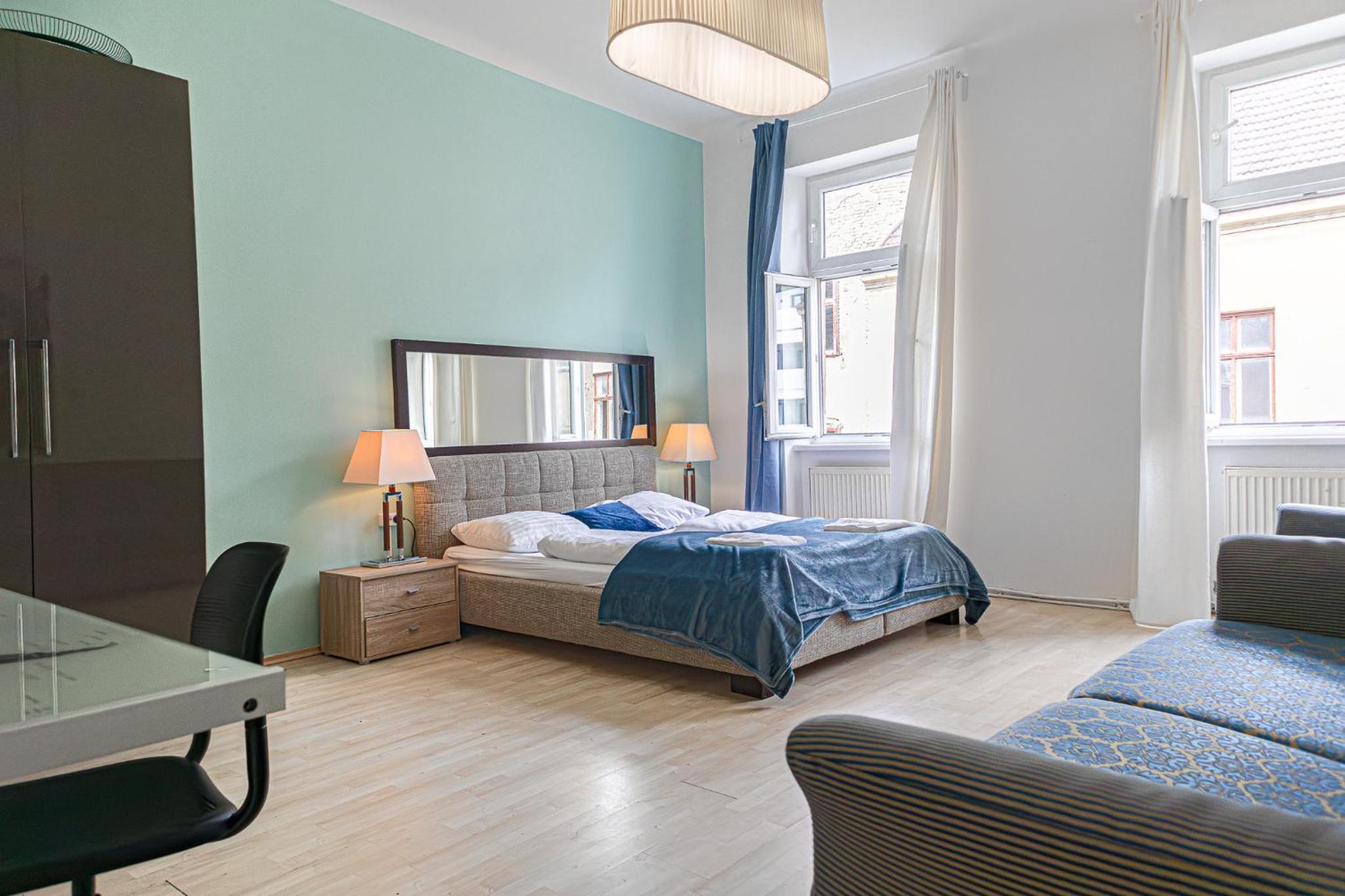 Inviting 2BR shared Apt - centrally located