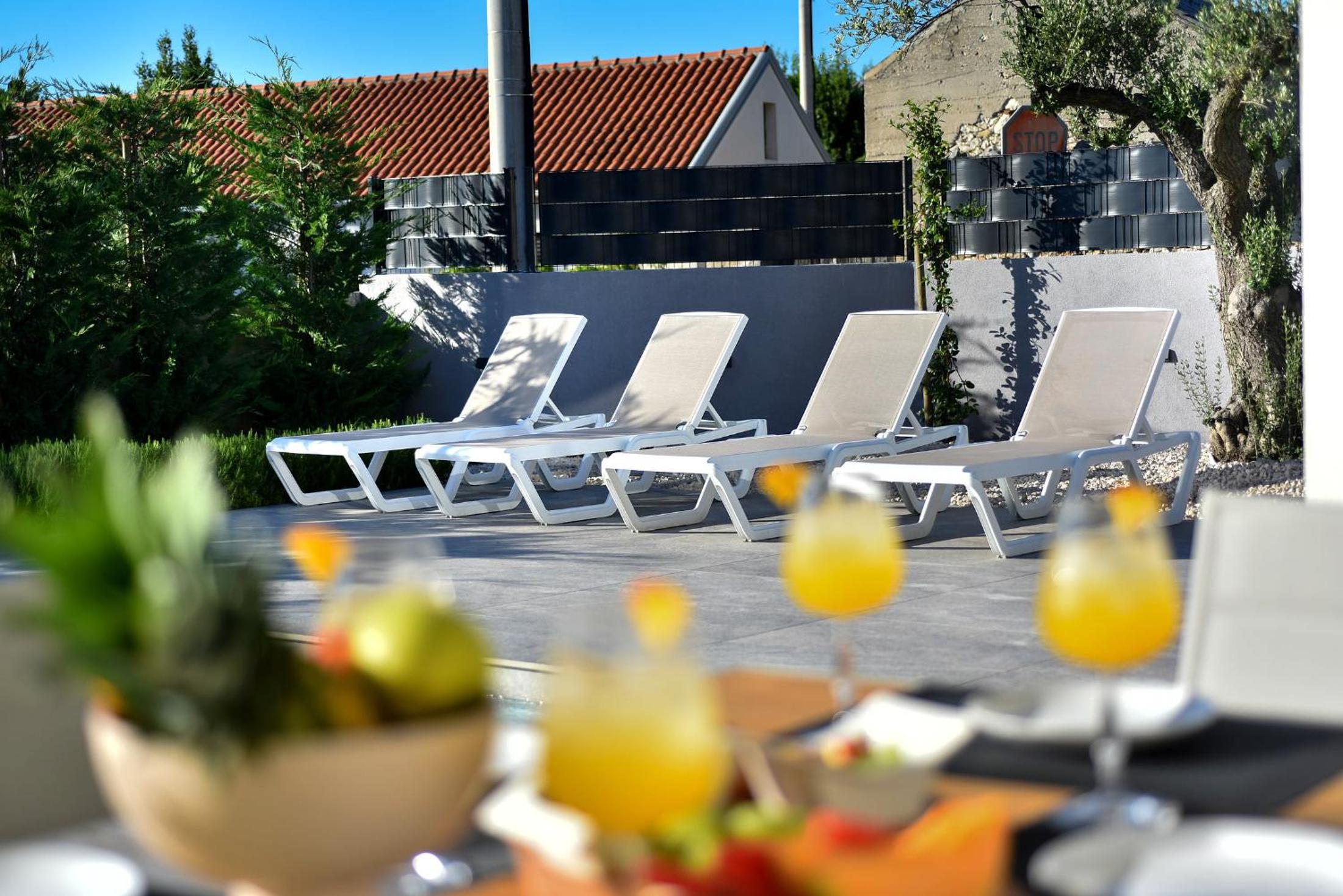 Villa Nostro Porto with pool view 3