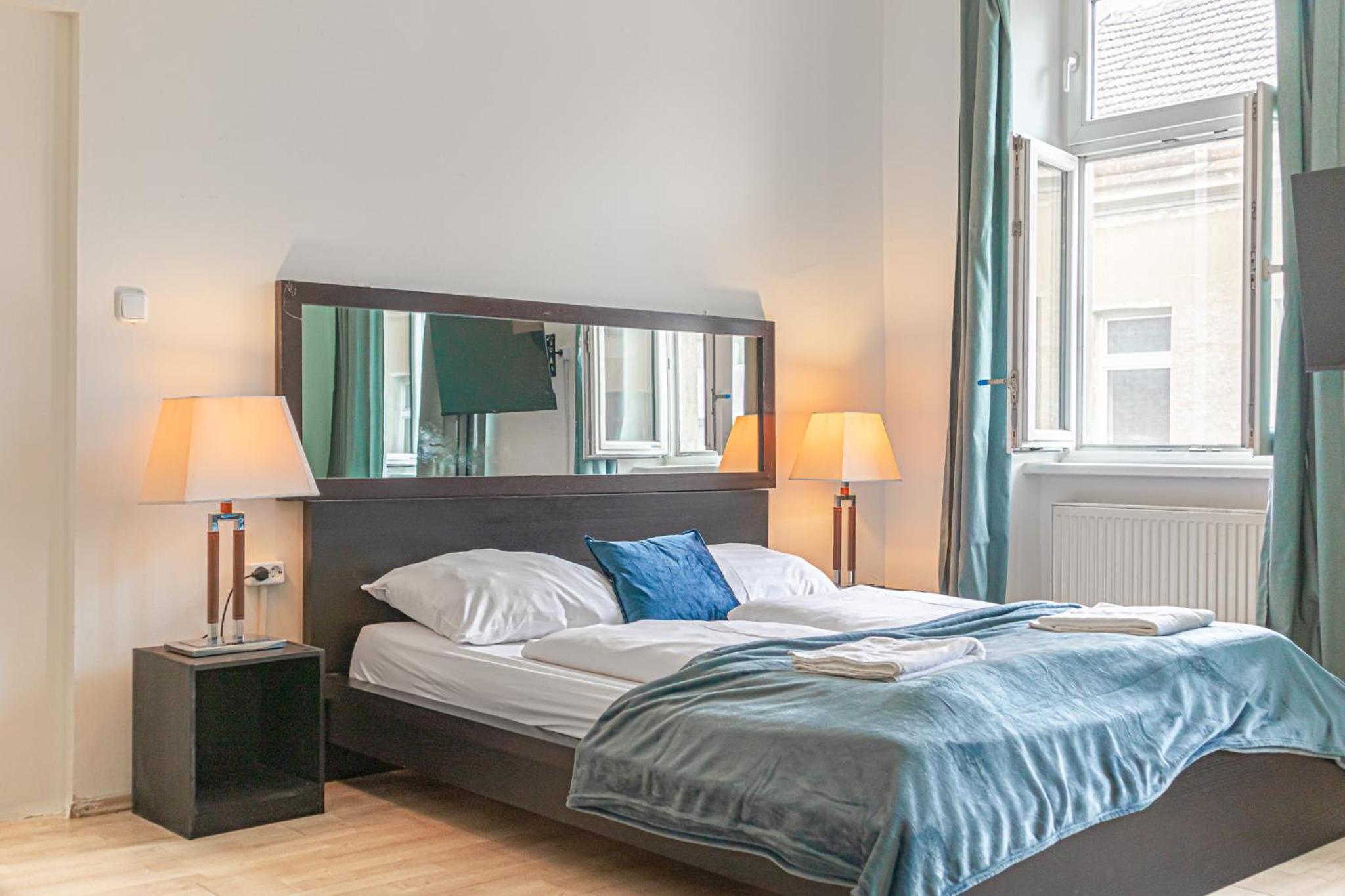Inviting 2BR shared Apt - centrally located