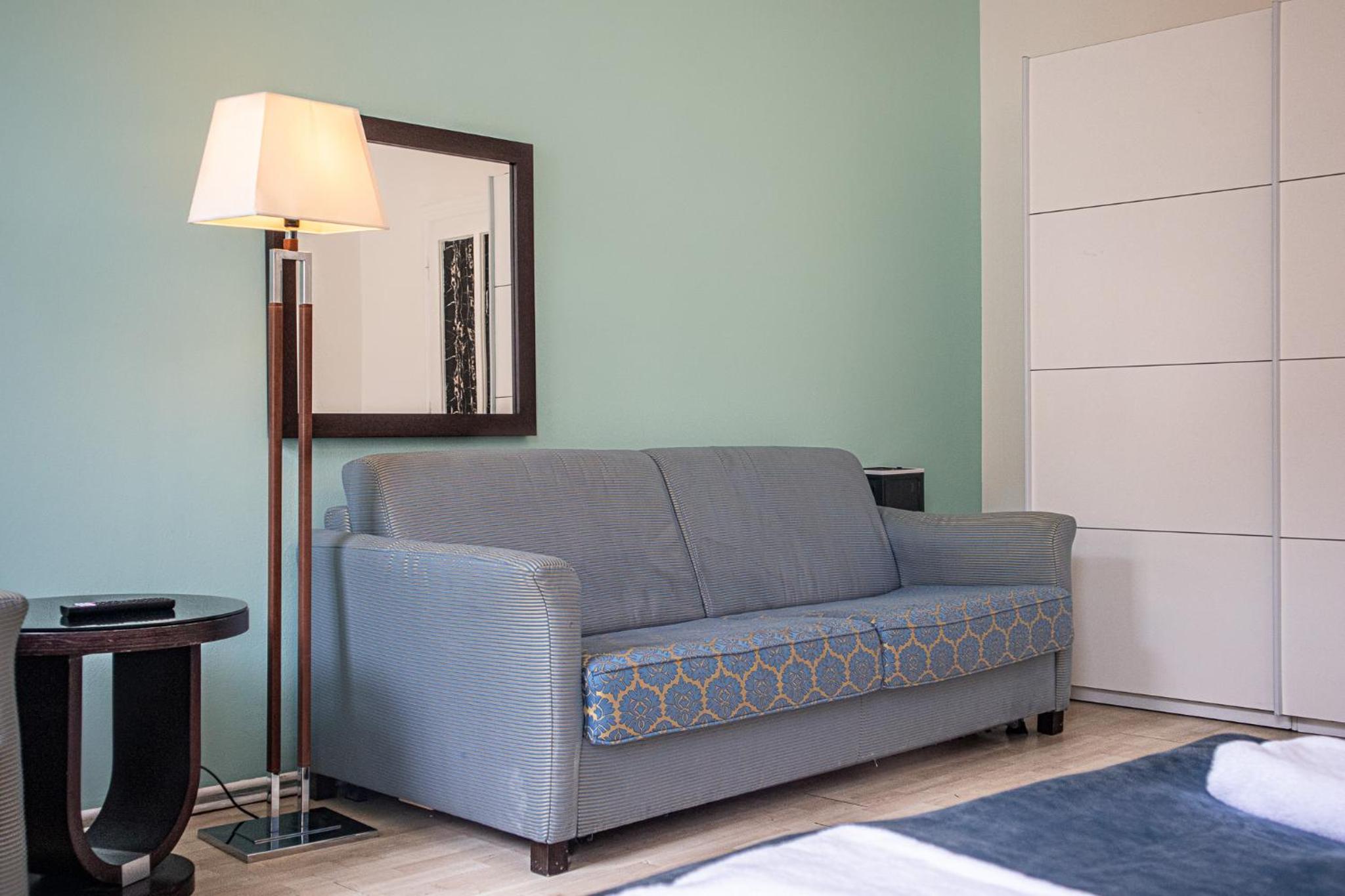 Inviting 2BR shared Apt - centrally located