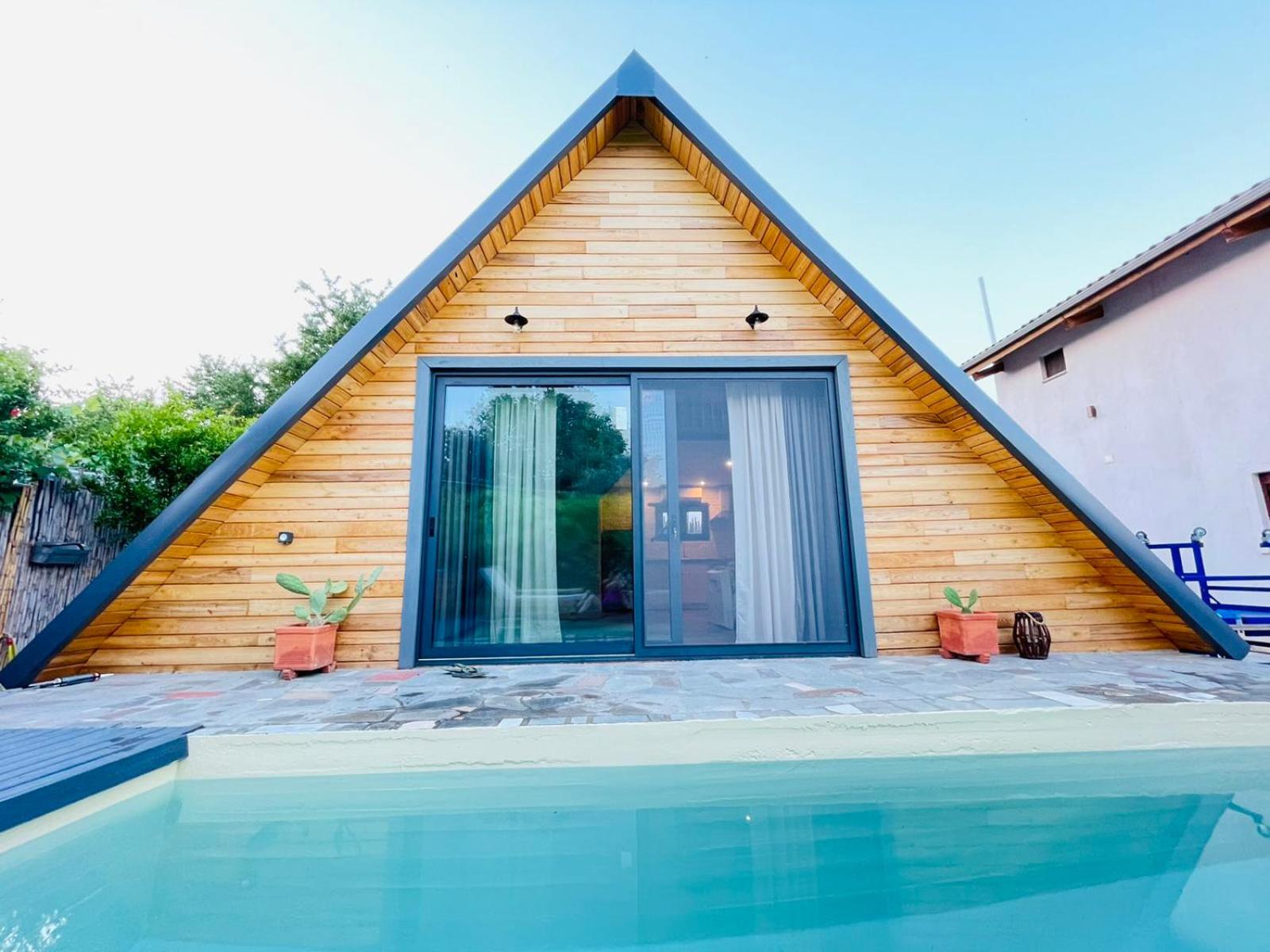 Unique wooden villa with pool view 4