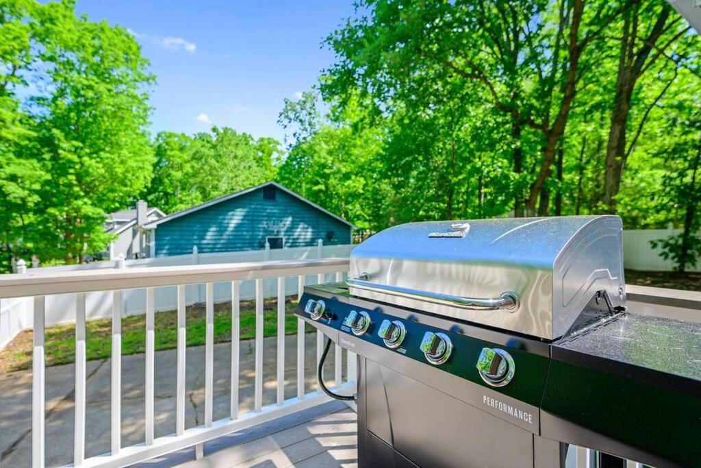 Large groups l NC State l PNC Arena l Deck w/grill - Property Image 40