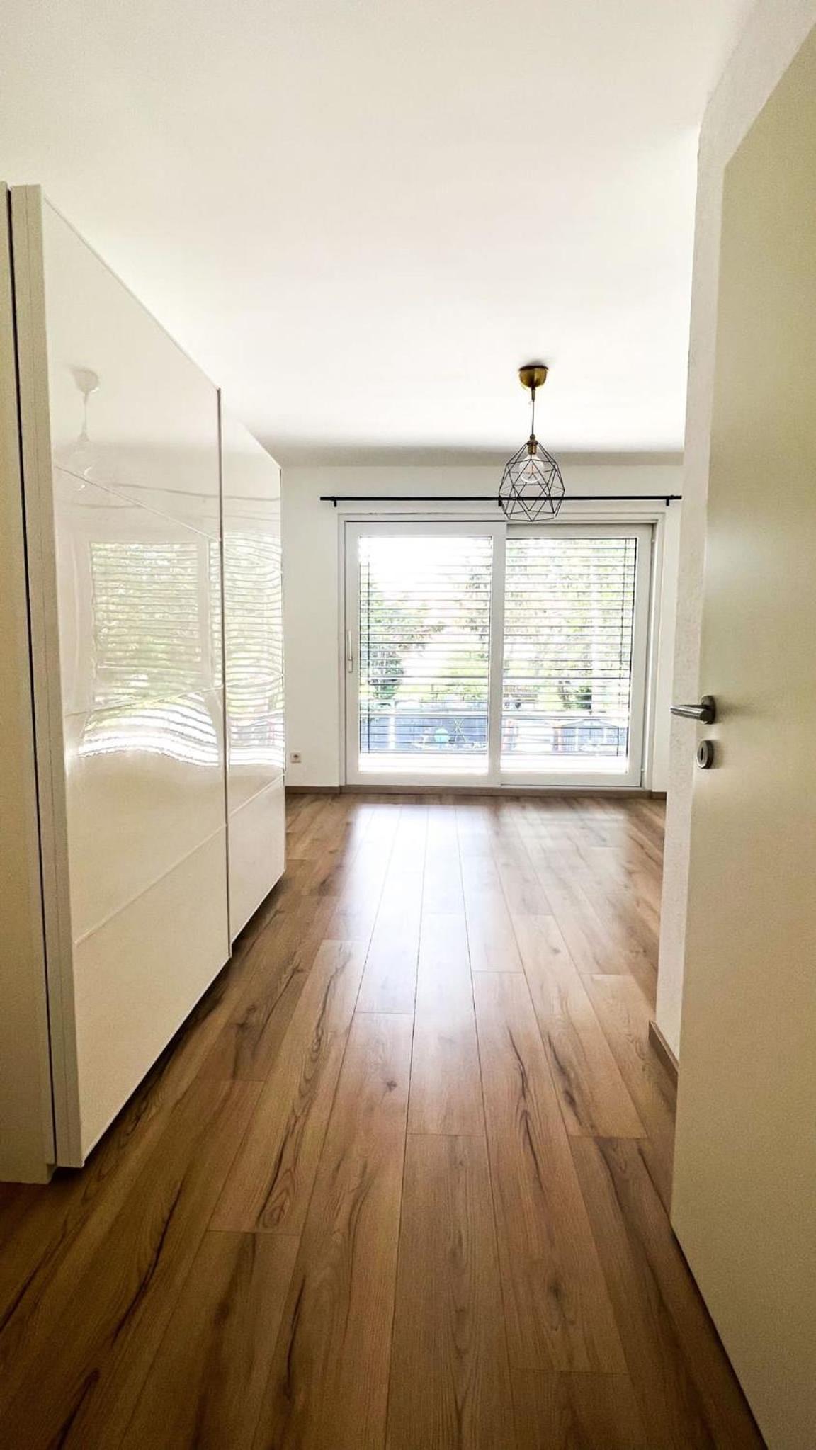 2 ZKB Apartment in Mannheim Küche - Parken - Großer TV